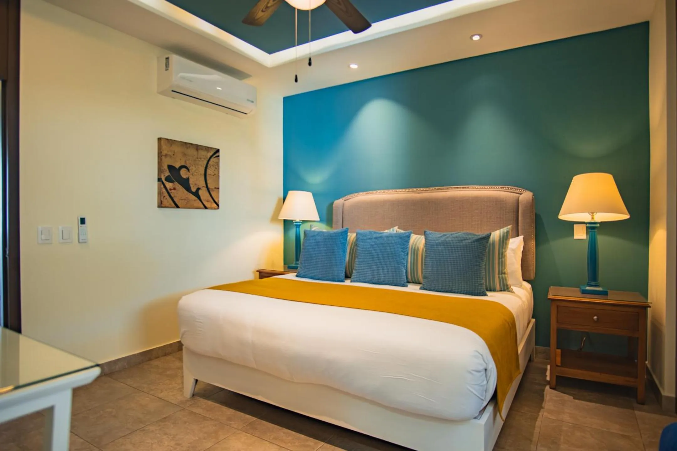 Bedroom, Bed in Pinnacle Resorts 180