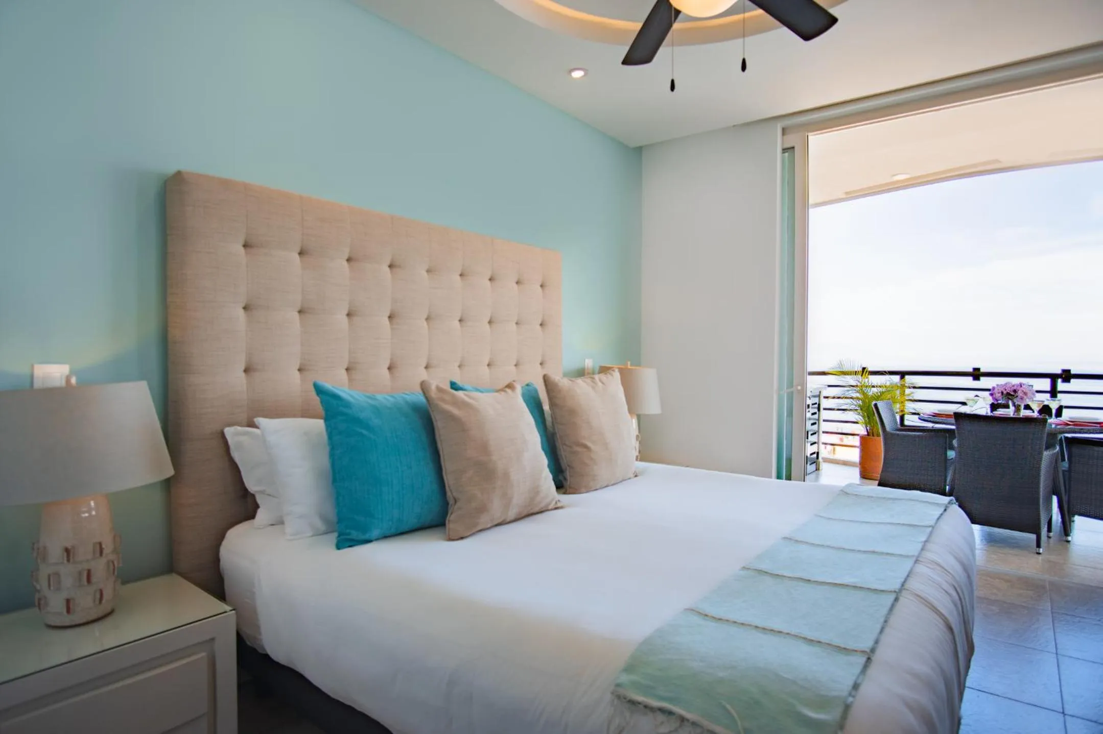 Bedroom, Bed in Pinnacle Resorts 180