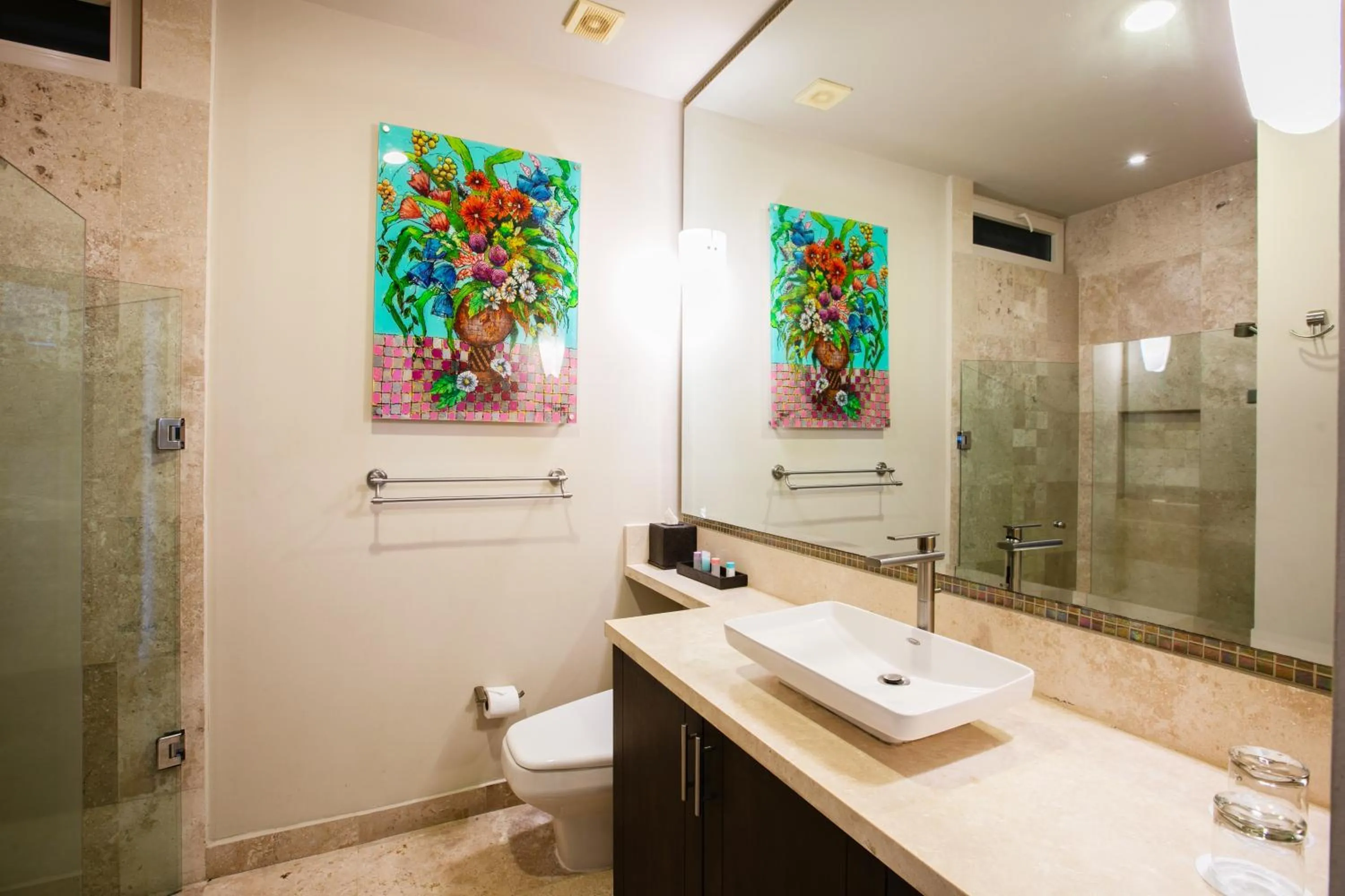 Bathroom in Pinnacle Resorts 180