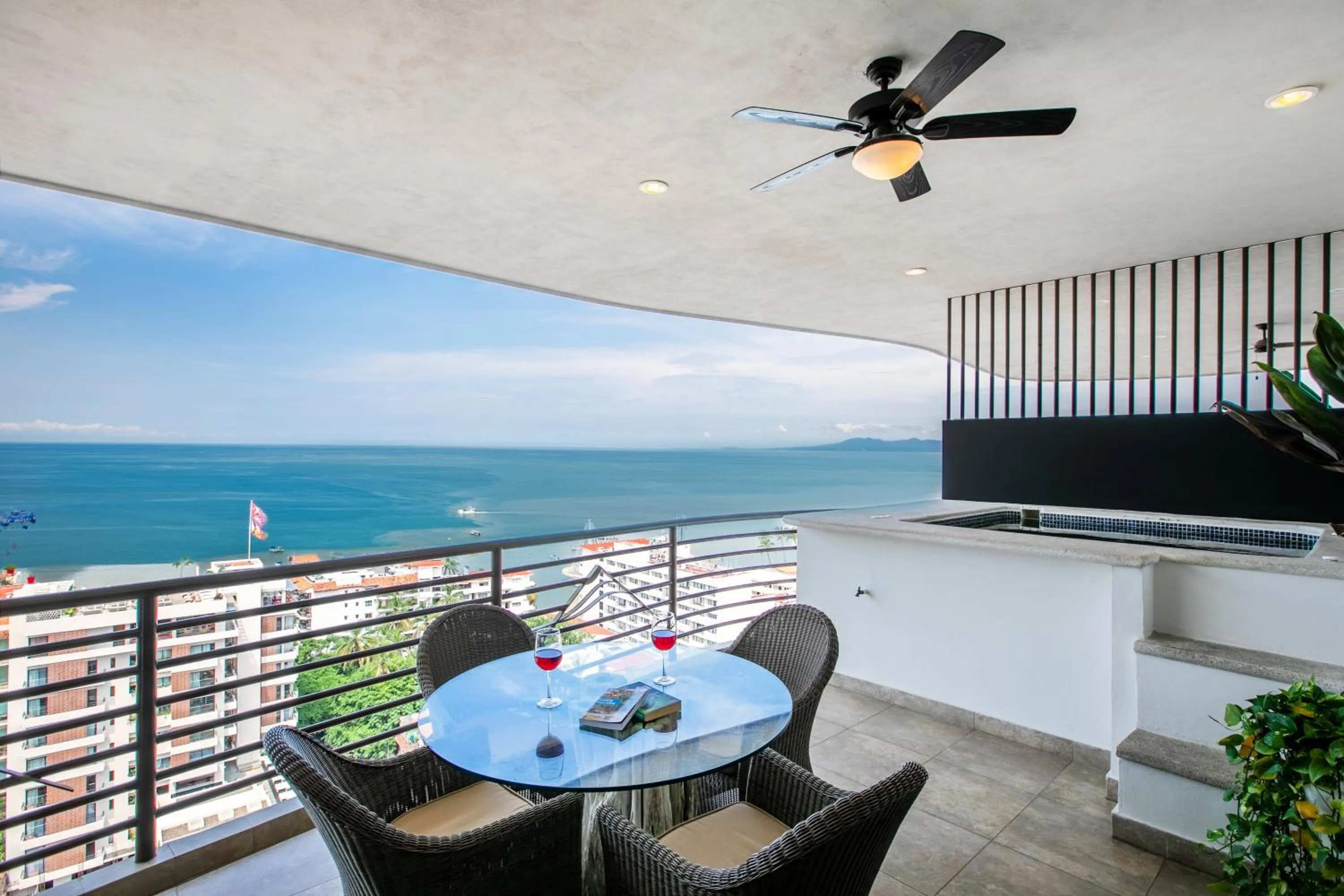 Balcony/Terrace in Pinnacle Resorts 180