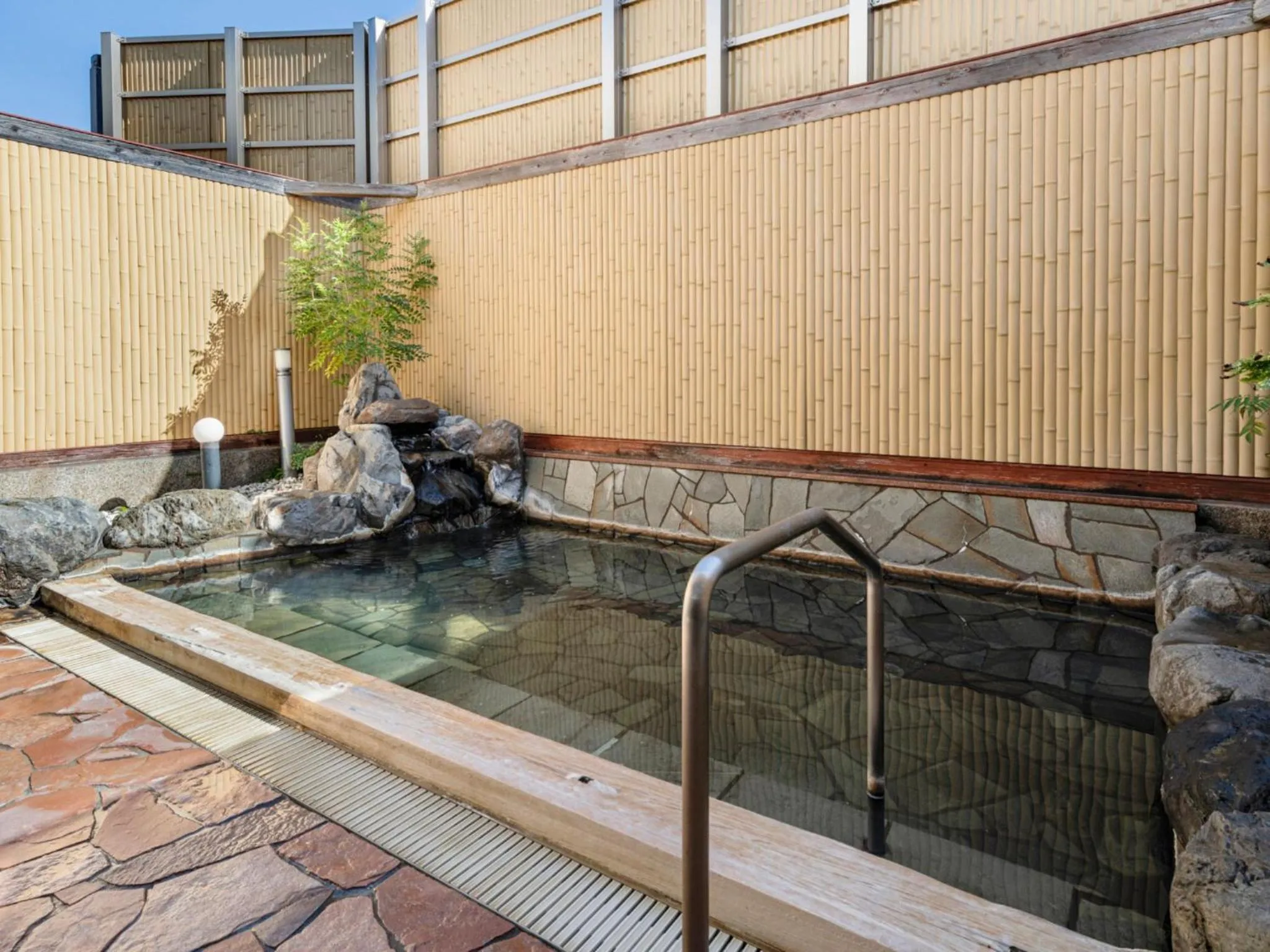 Hot Spring Bath in Kurhouse Shirahama