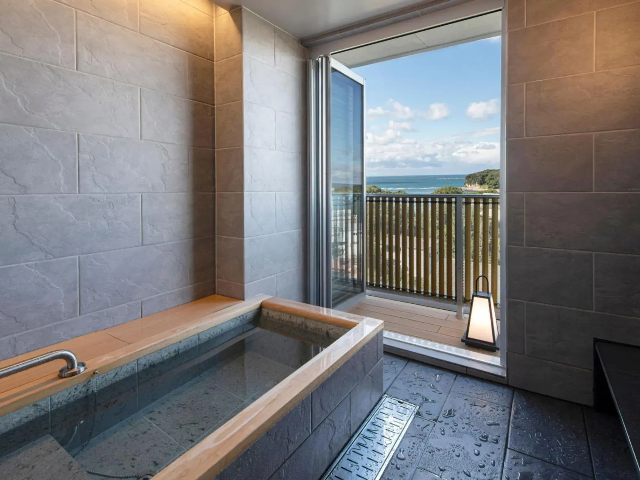 Bathroom in Kurhouse Shirahama Bathroom in Kurhouse Shirahama