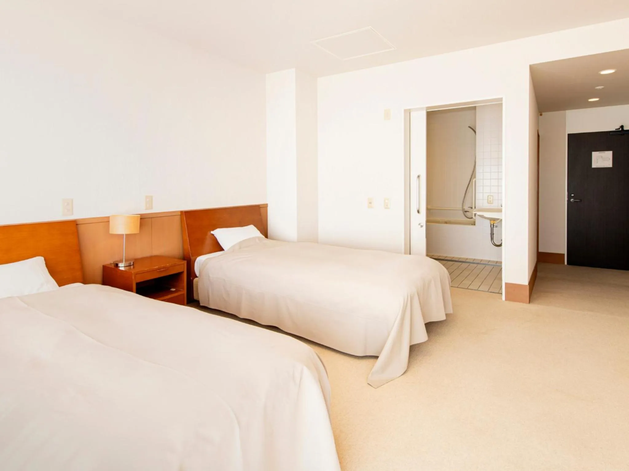 Photo of the whole room, Bed in Kurhouse Shirahama