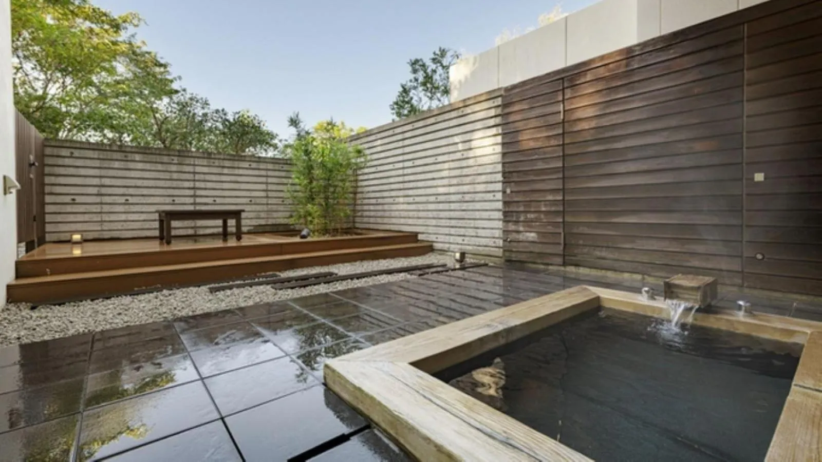 Open Air Bath in Kurhouse Shirahama