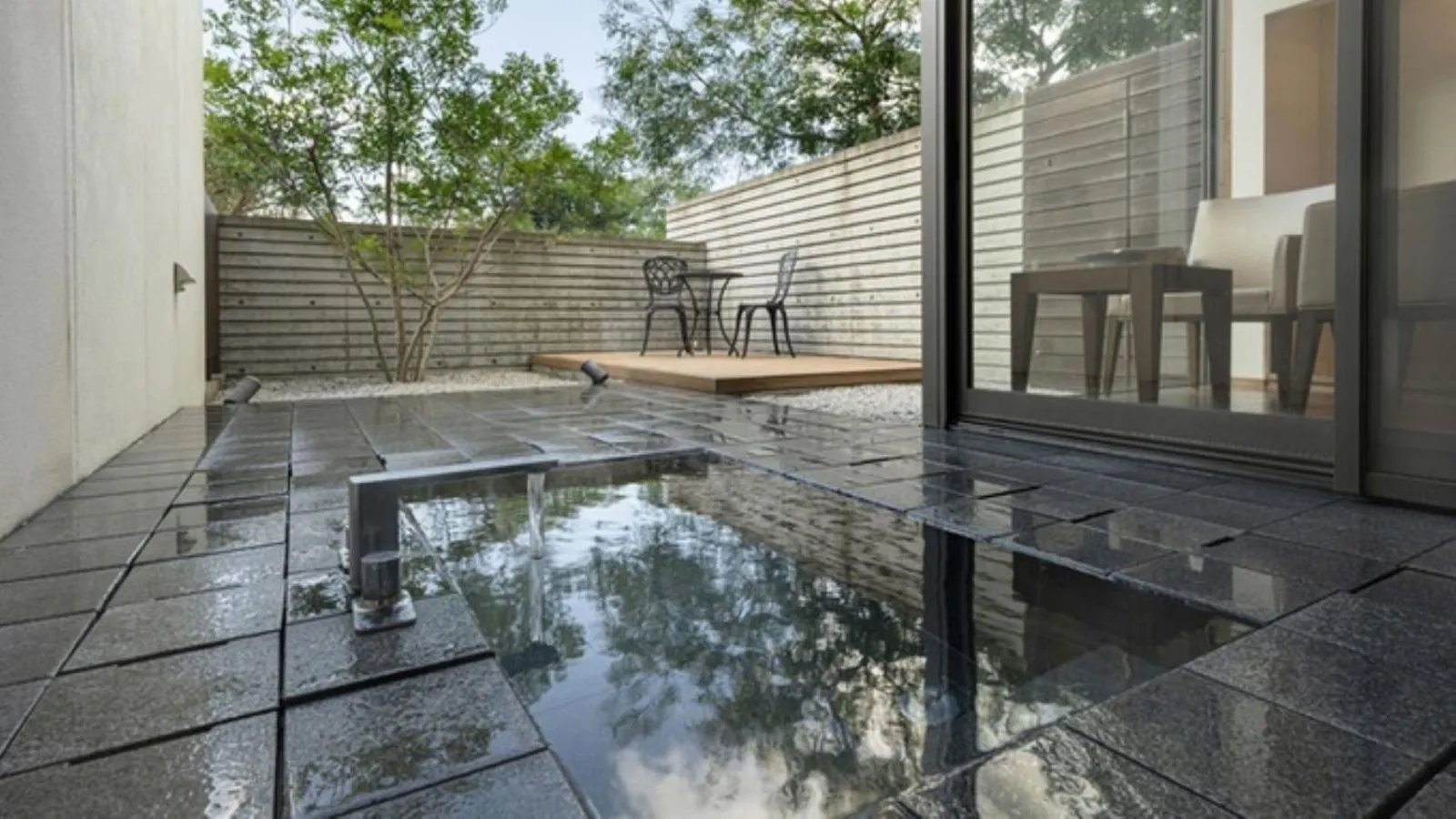 Open Air Bath in Kurhouse Shirahama