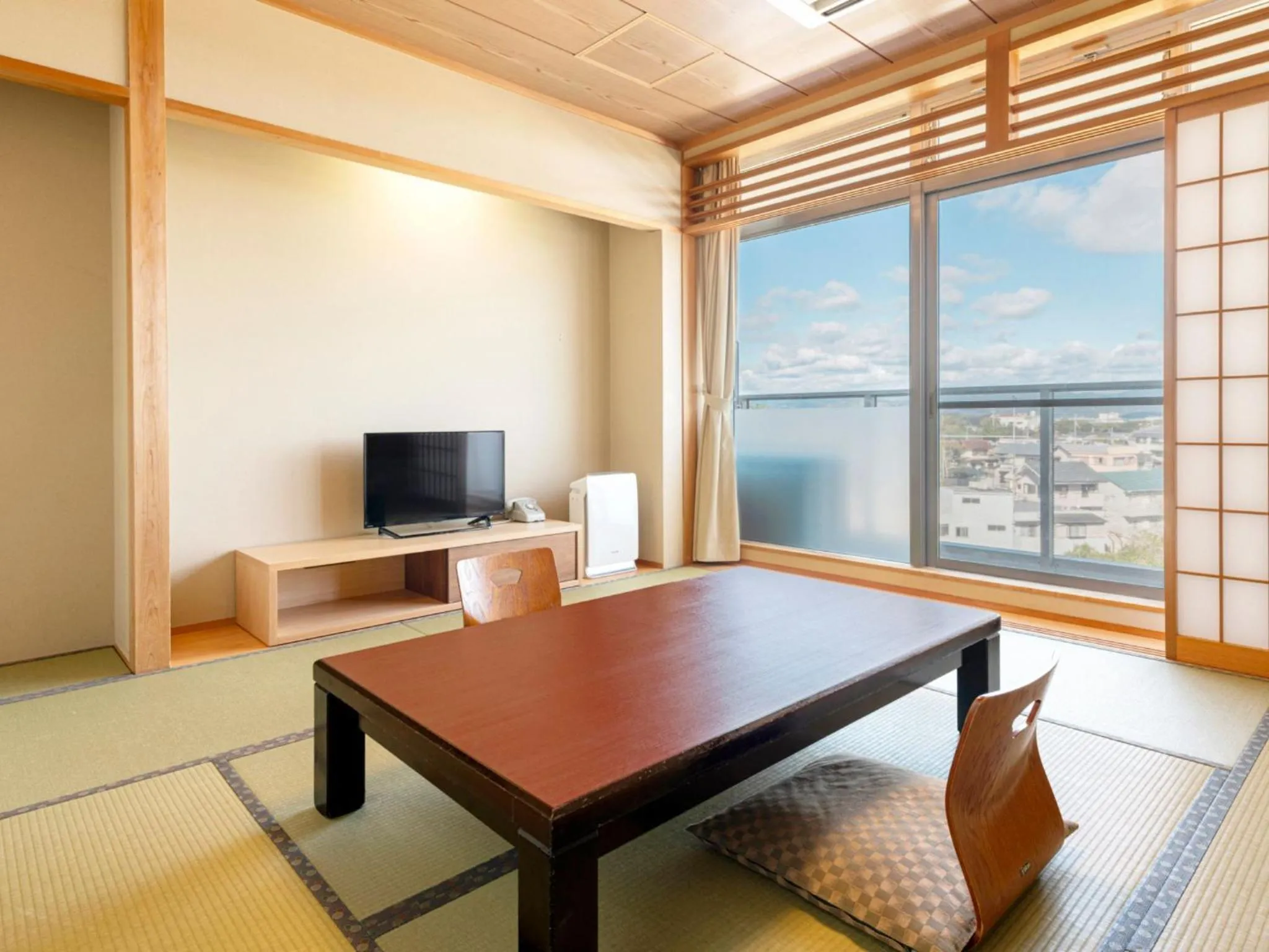 Photo of the whole room in Kurhouse Shirahama