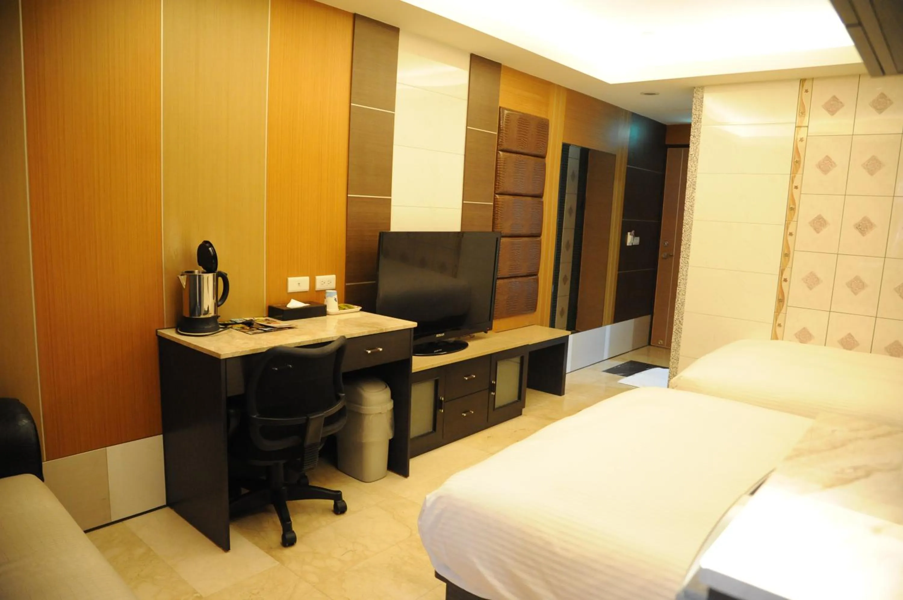 TV and multimedia, Bed in Michelle hotel