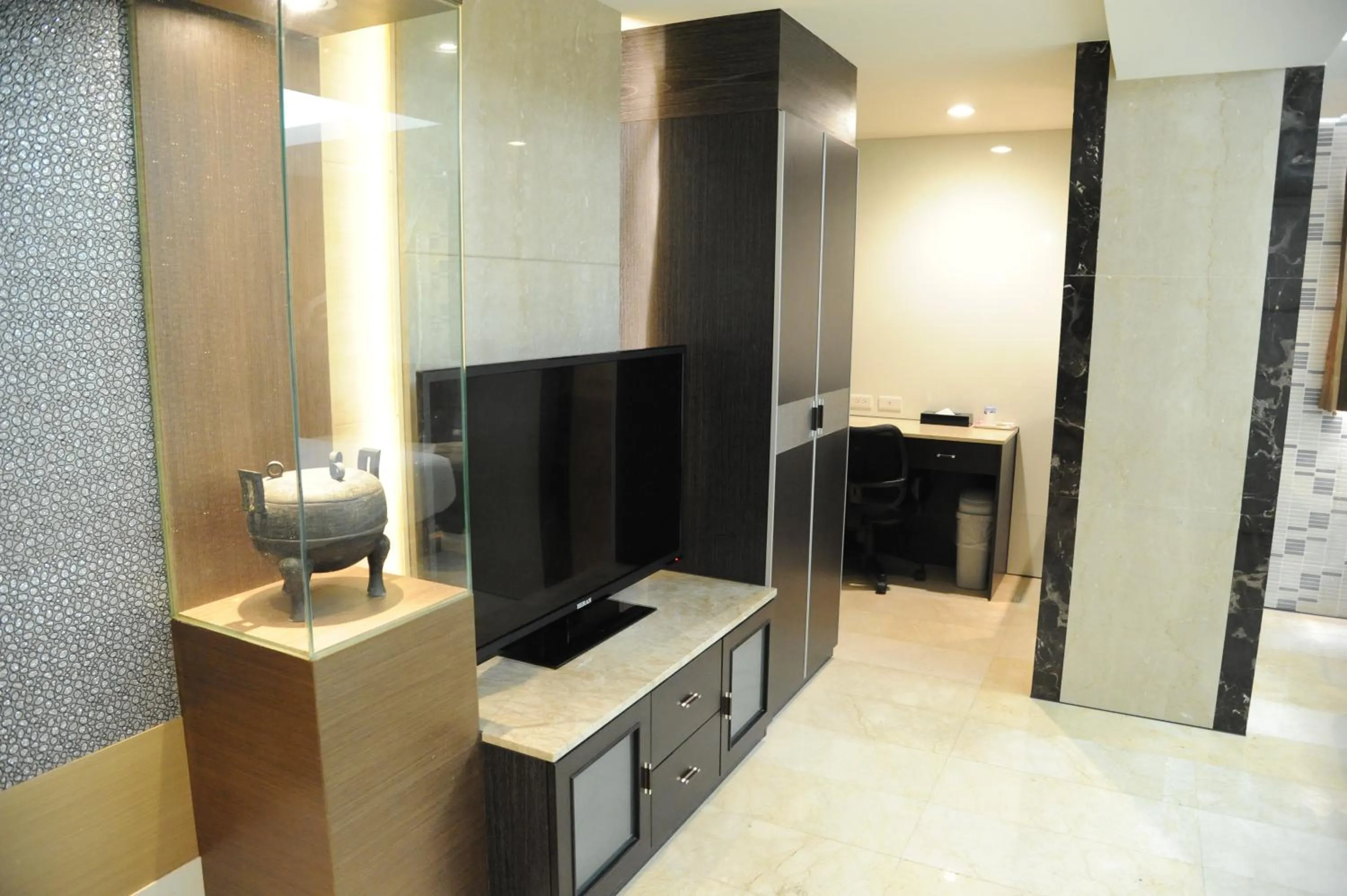 TV and multimedia in Michelle hotel