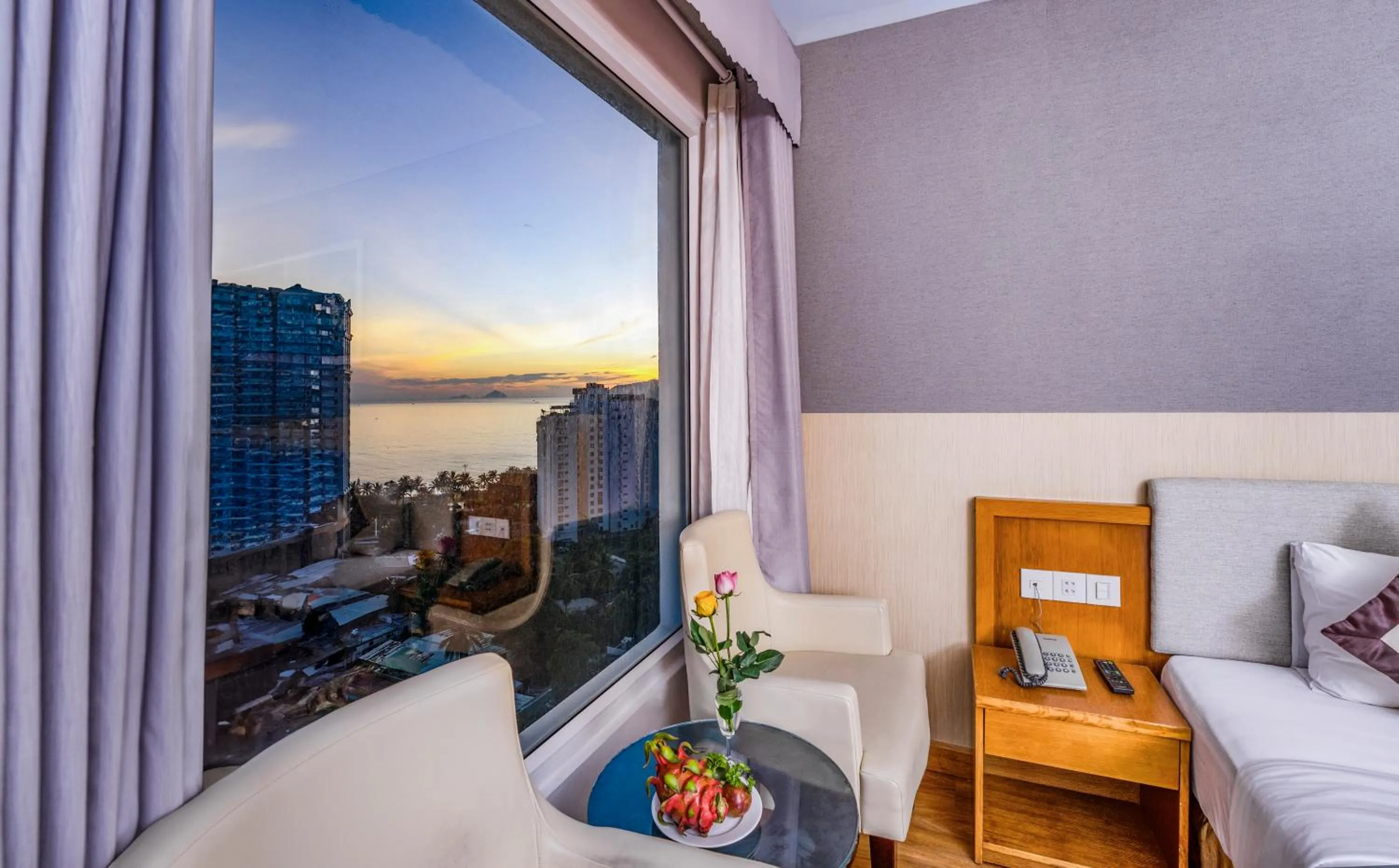 View (from property/room), Bed in Dendro Gold Hotel