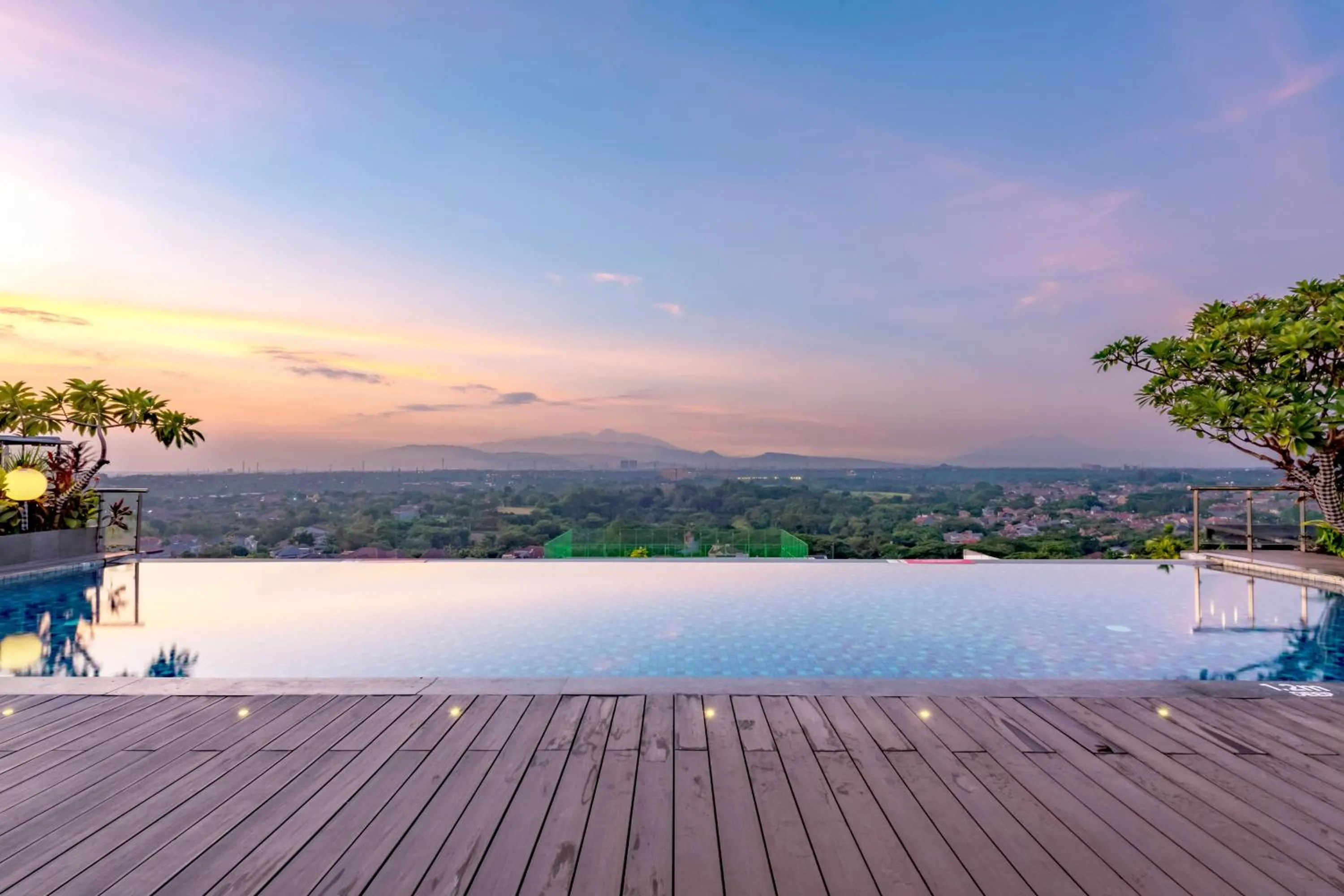 Swimming pool in Hotel Ciputra Cibubur managed by Swiss-Belhotel International