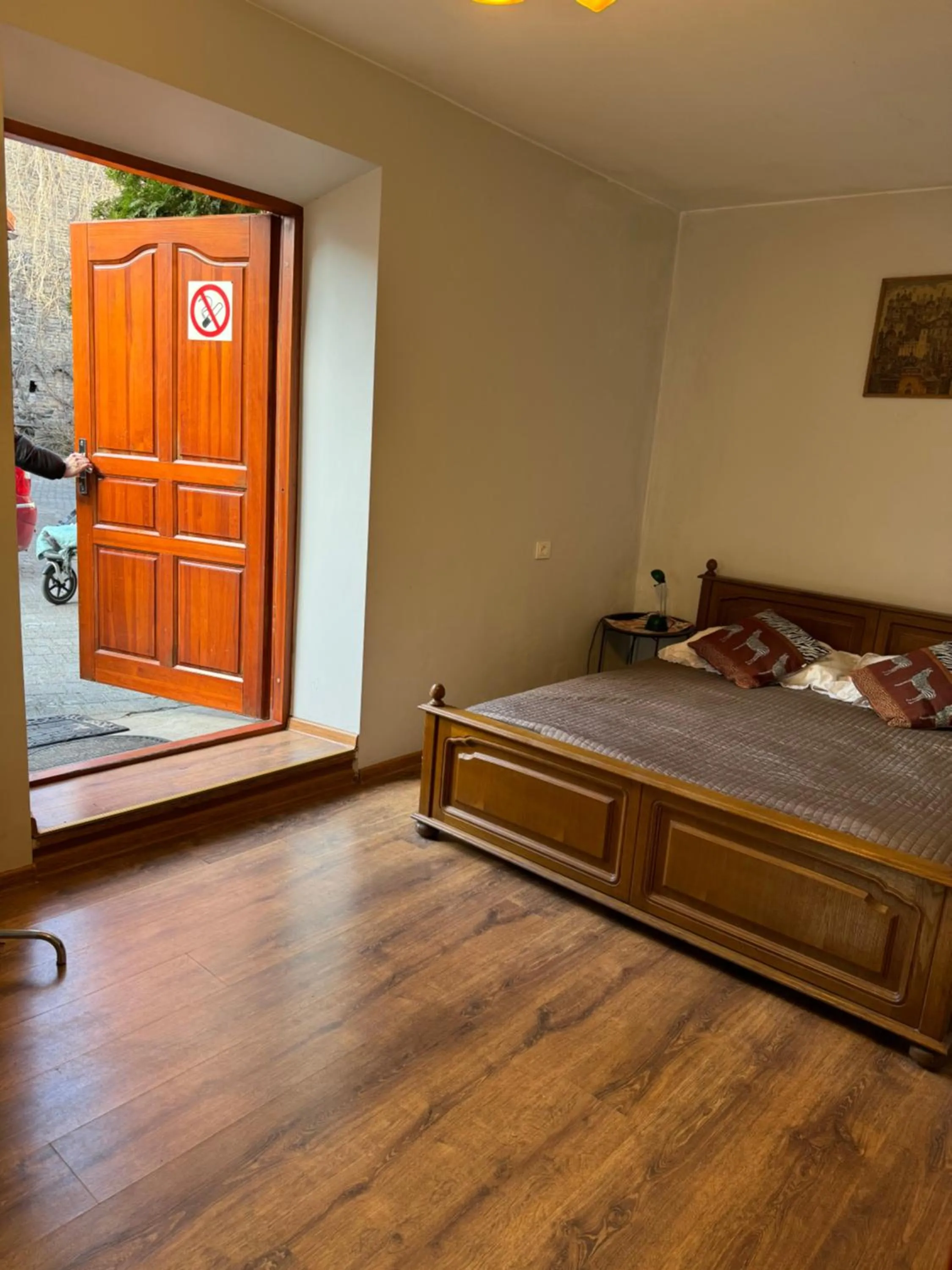 Bed in Danarent Tilto