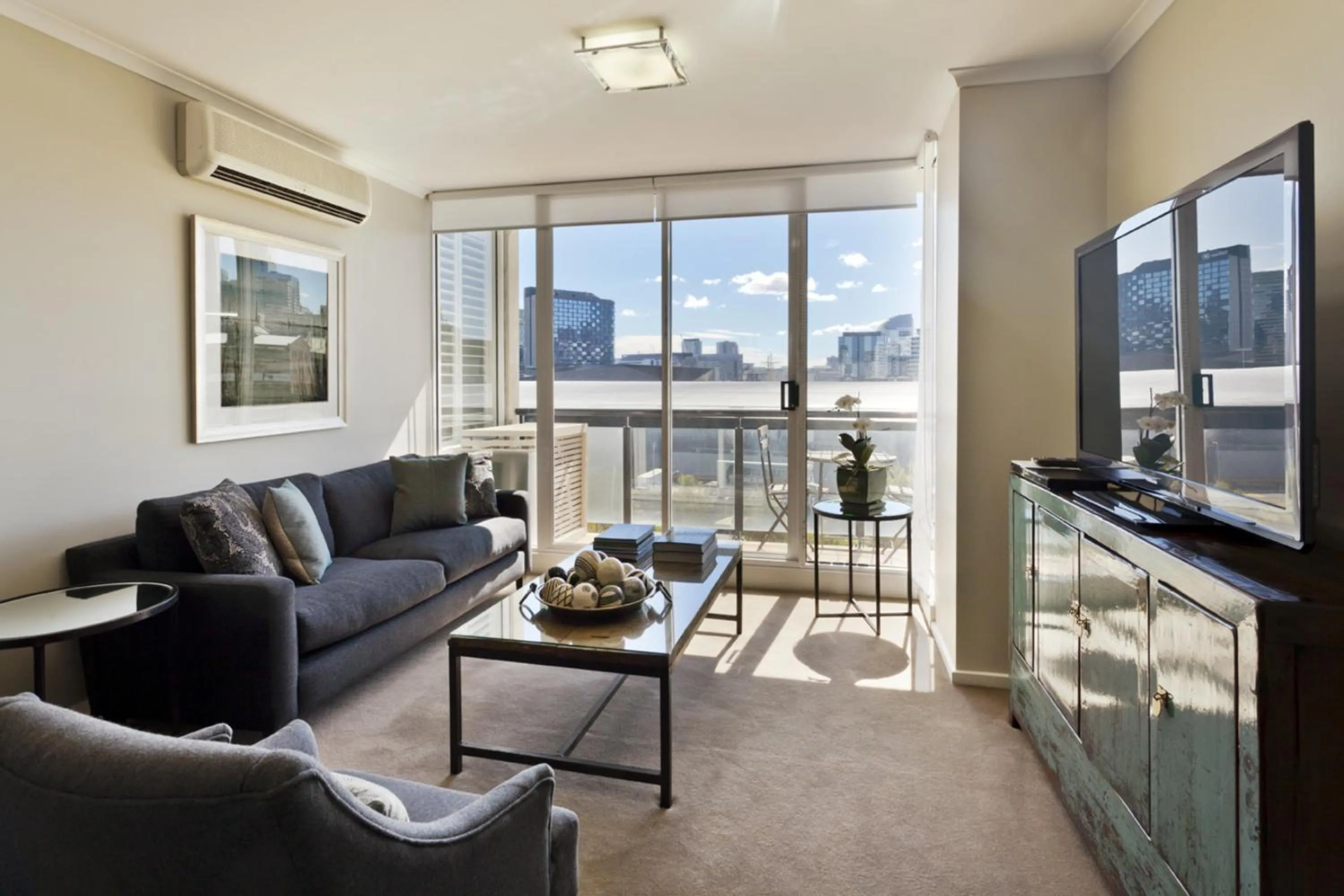 StayCentral - Cityside on Whiteman Street Southbank