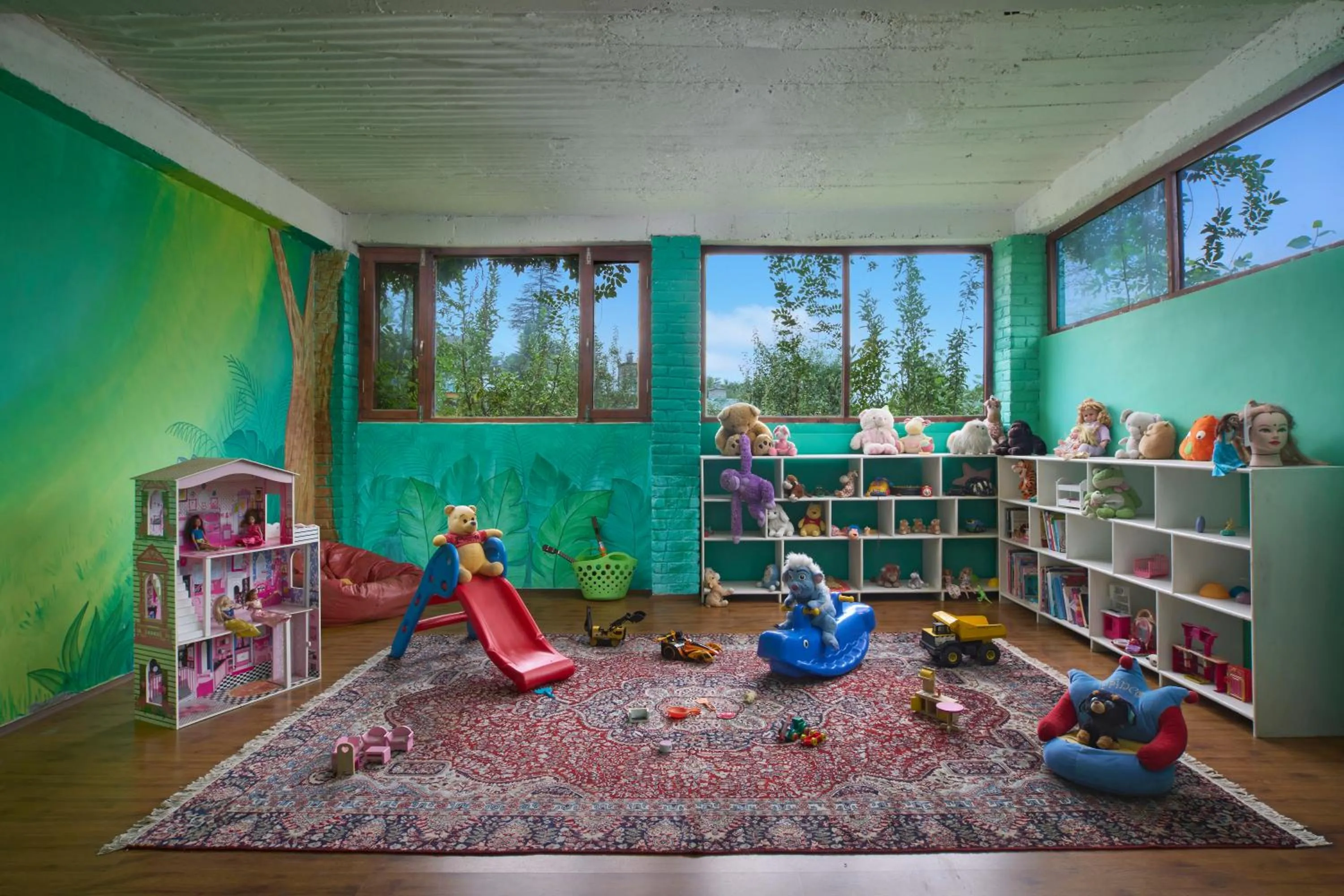 Children play ground in Larisa Resort Manali