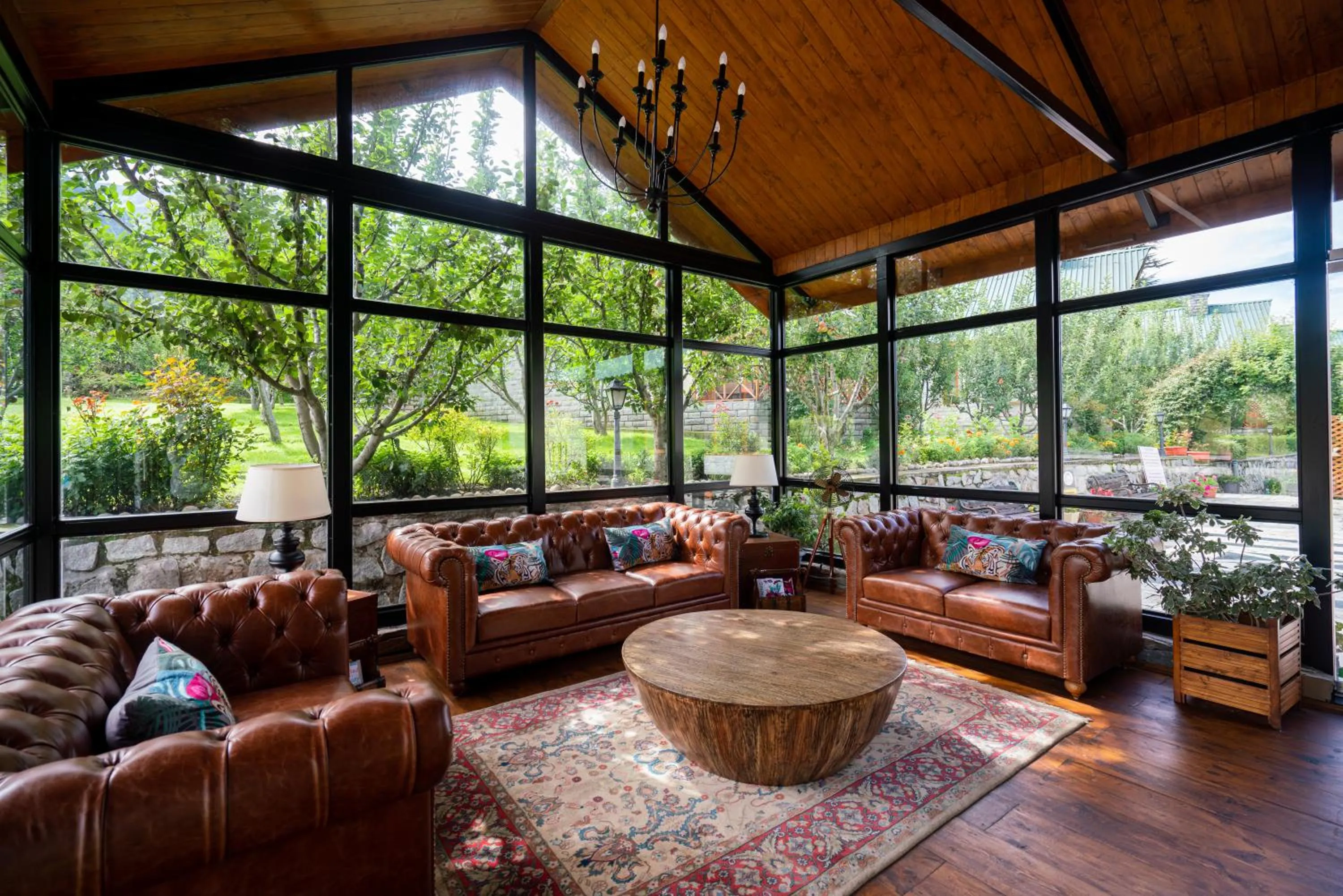 Lobby or reception in Larisa Resort Manali