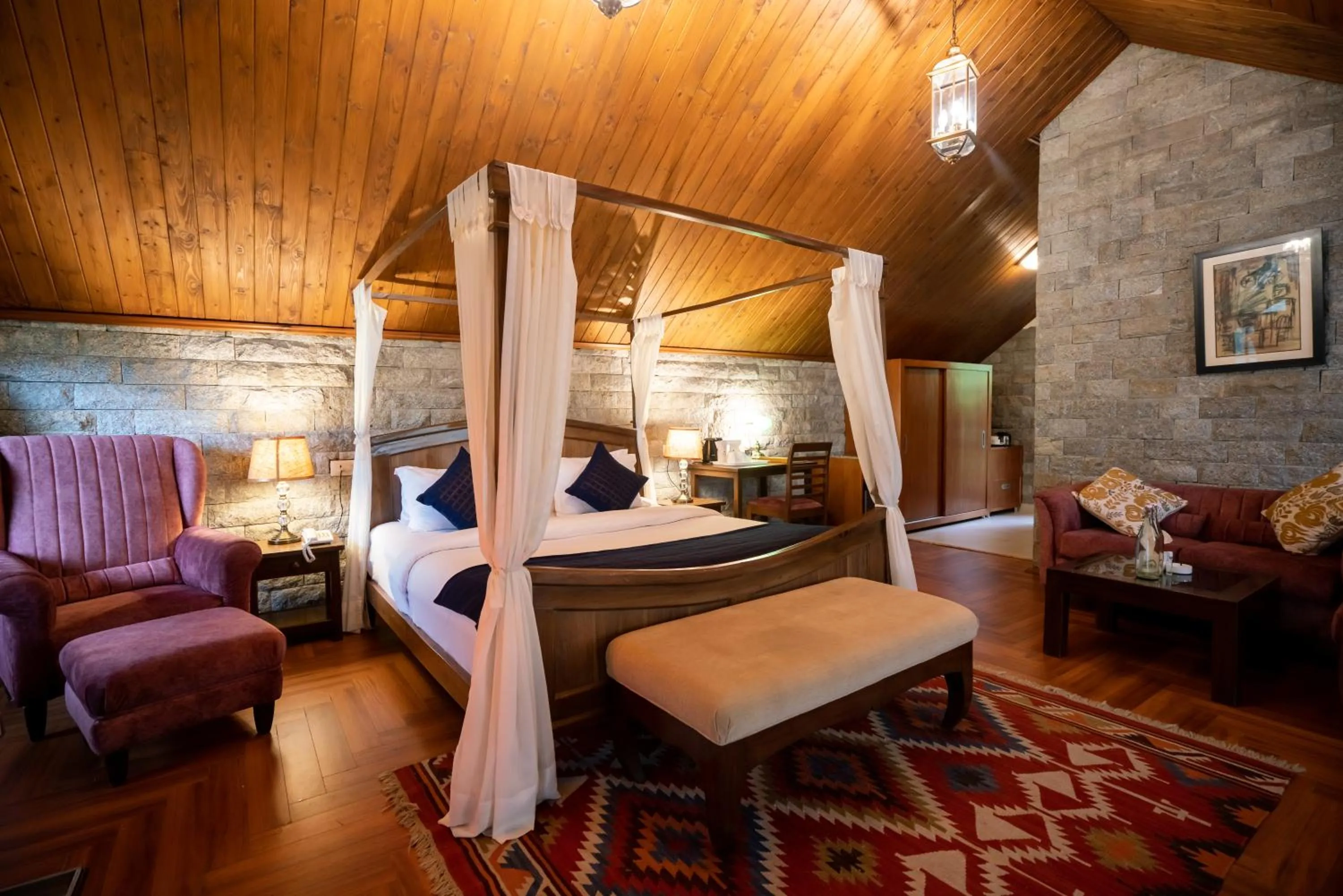 Bedroom, Bed in Larisa Resort Manali