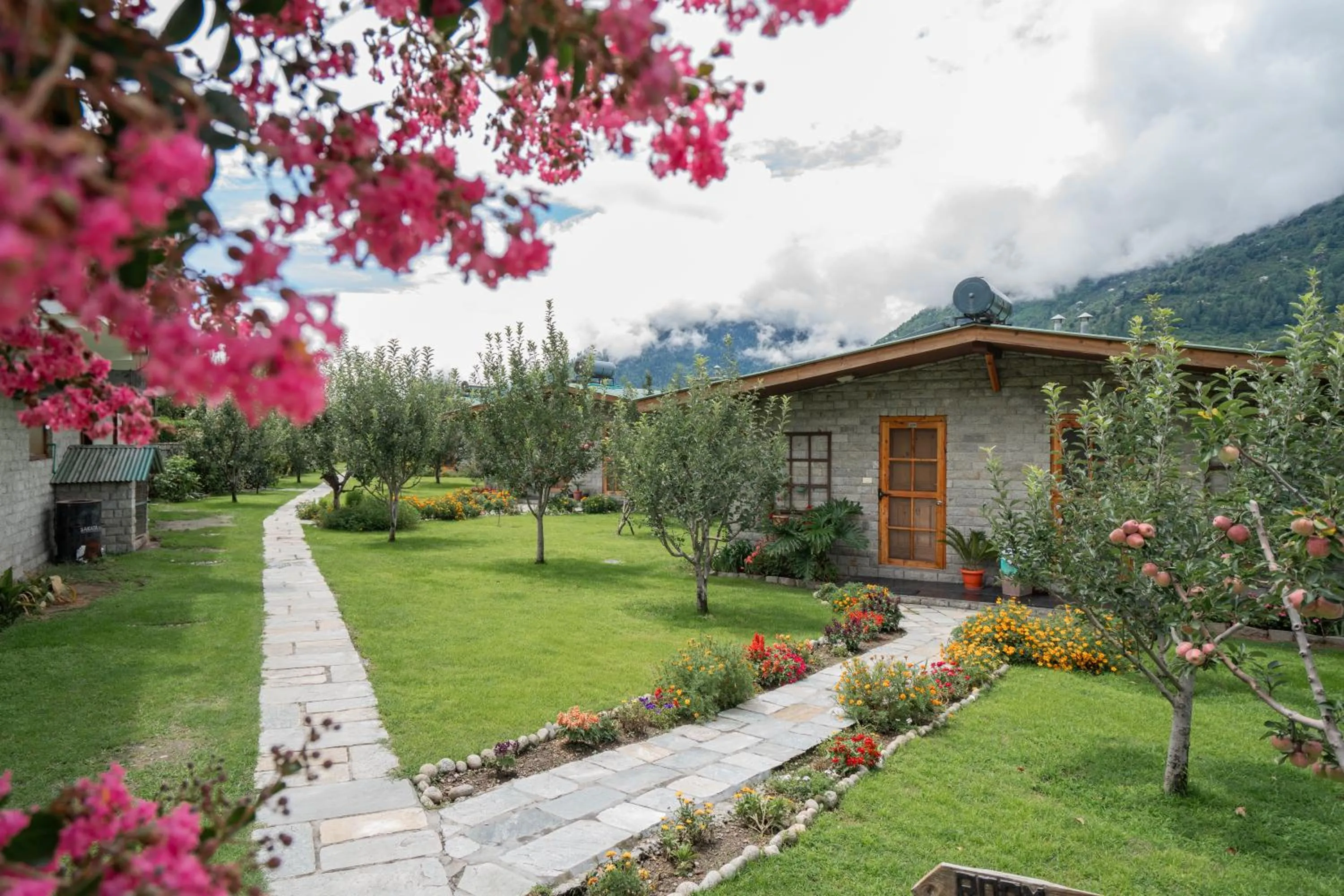 Property building in Larisa Resort Manali