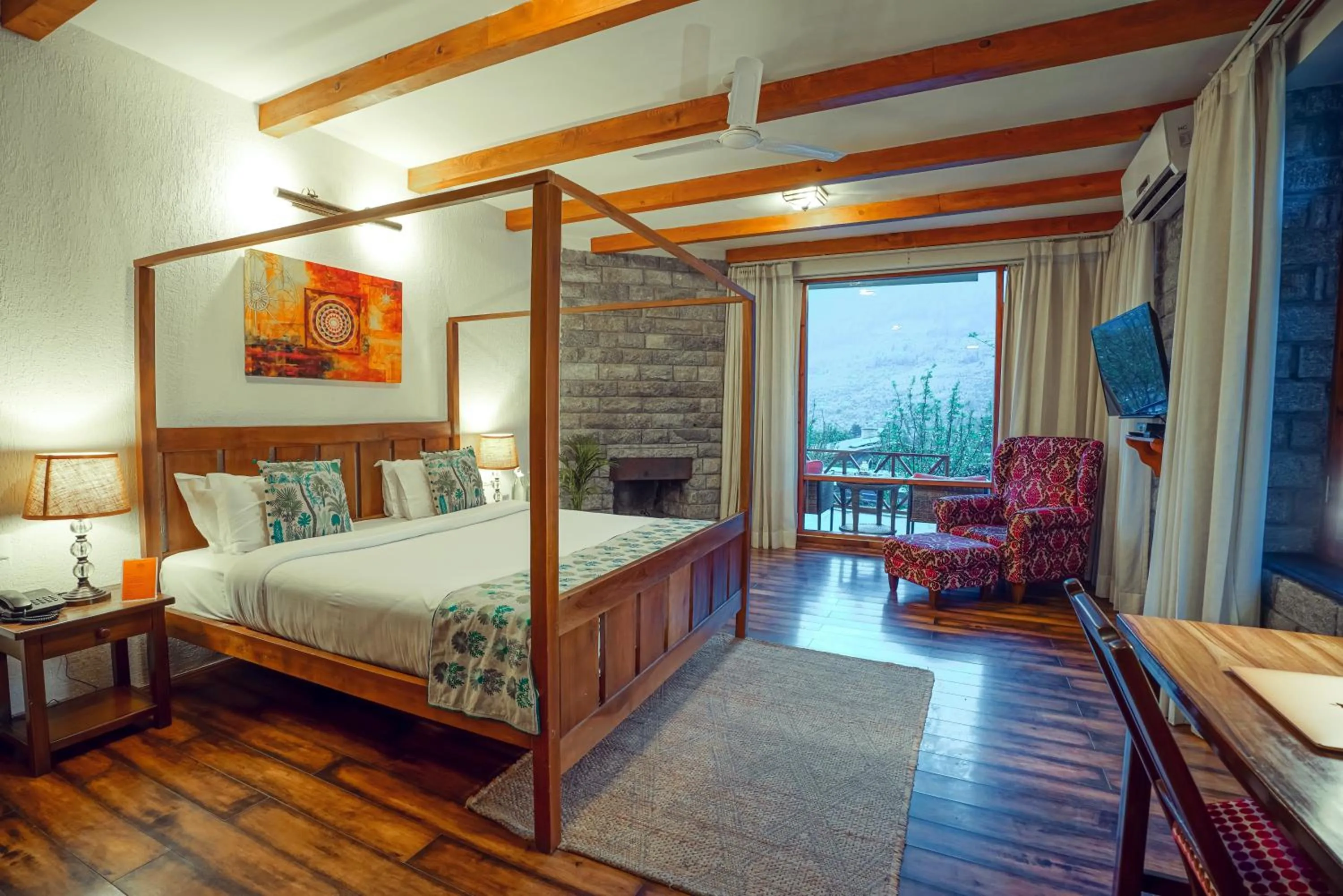Bedroom, Bed in Larisa Resort Manali