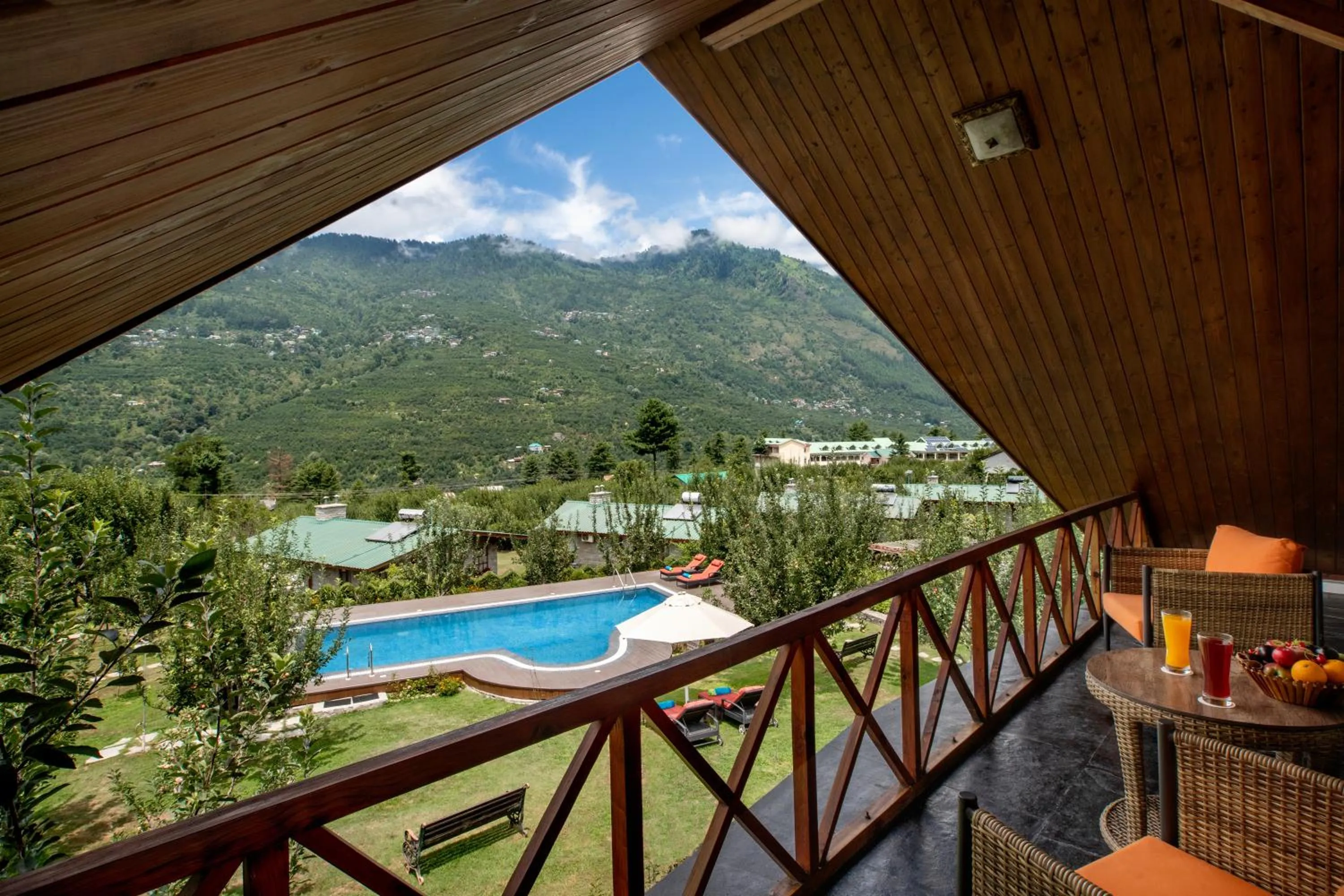 Swimming pool in Larisa Resort Manali