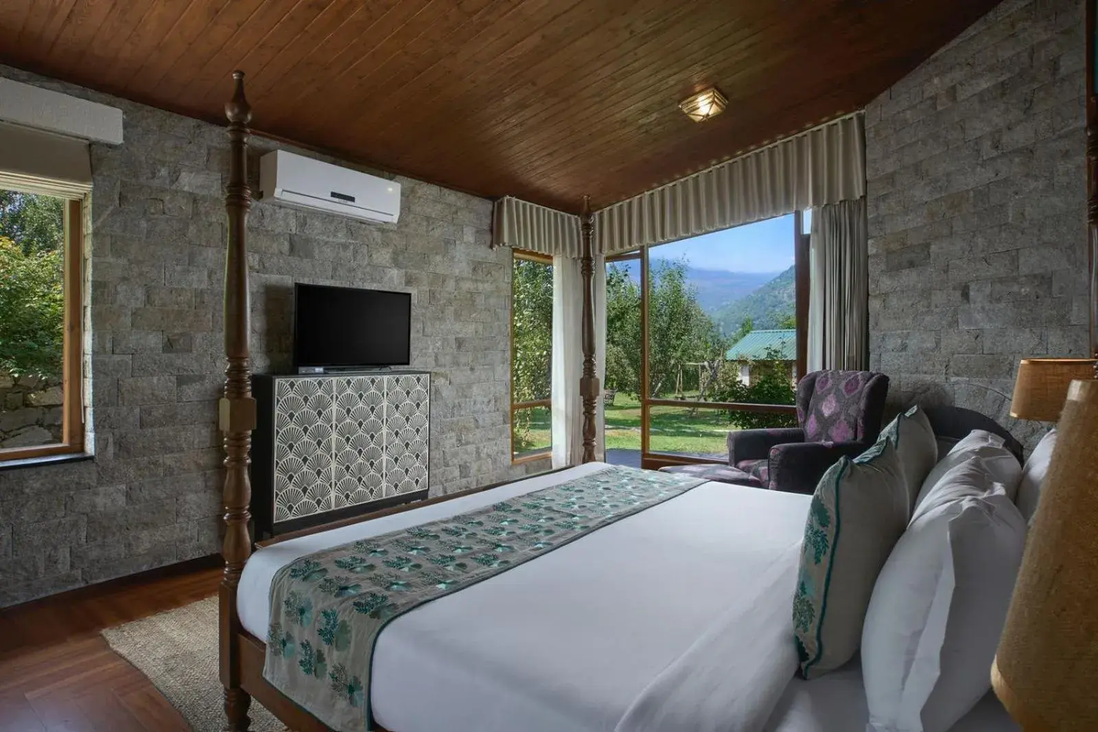 Bedroom, Bed in Larisa Resort Manali Bedroom, Bed in Larisa Resort Manali