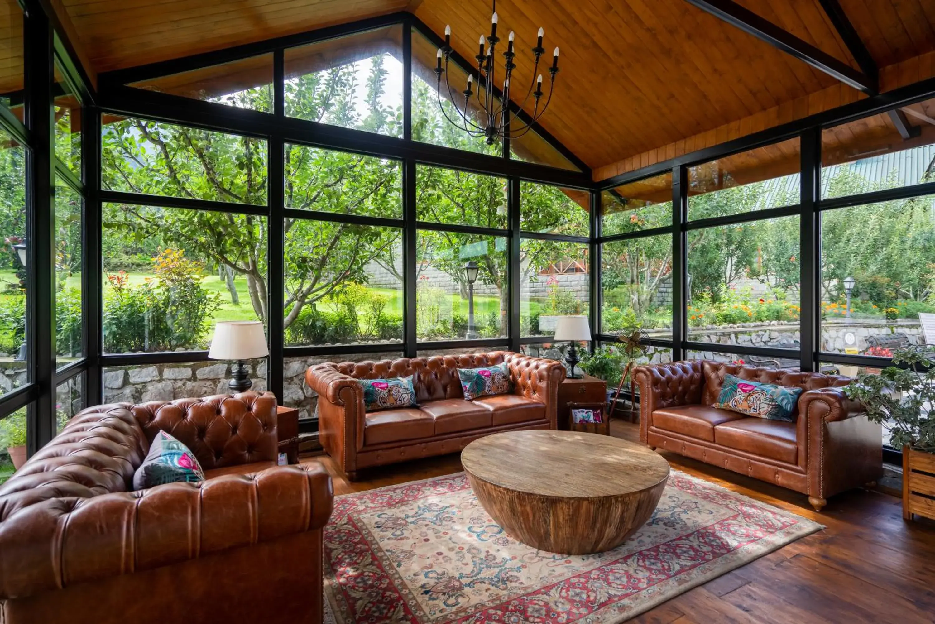 Lobby or reception in Larisa Resort Manali Lobby or reception in Larisa Resort Manali