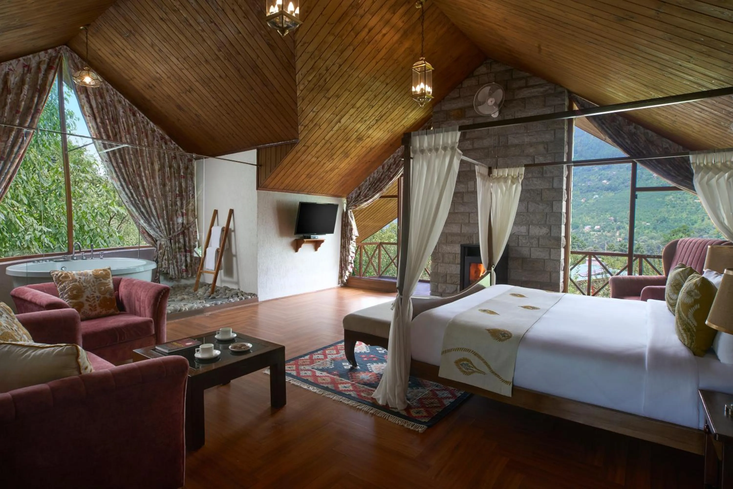 Banquet/Function facilities, Bed in Larisa Resort Manali