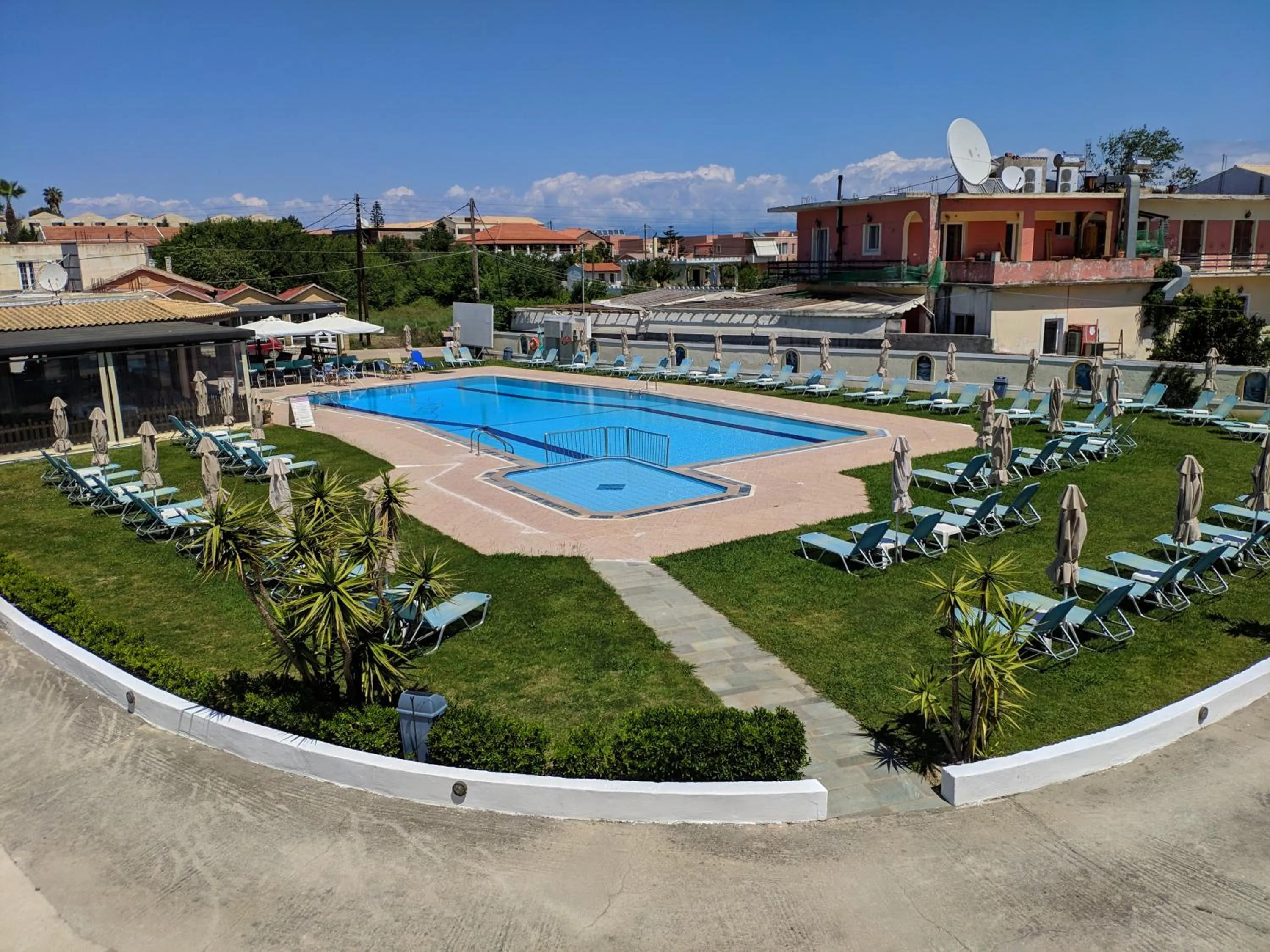 Pool view in Tondoris Apartments