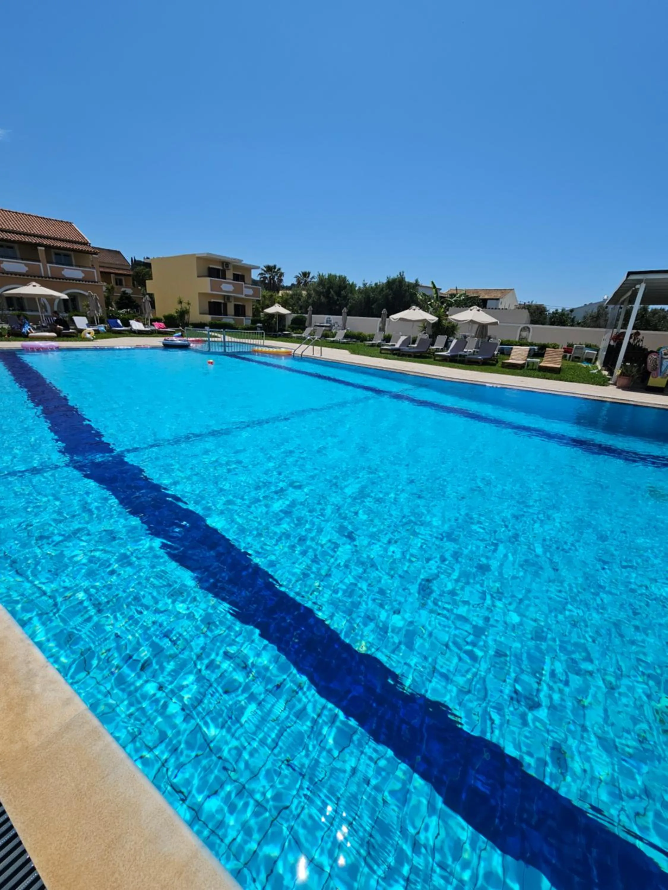 Day in Tondoris Apartments