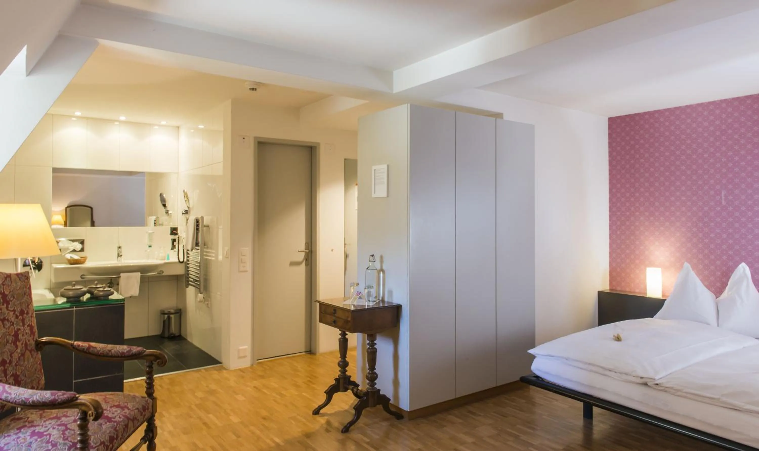 Bed in Schloss Münchenwiler