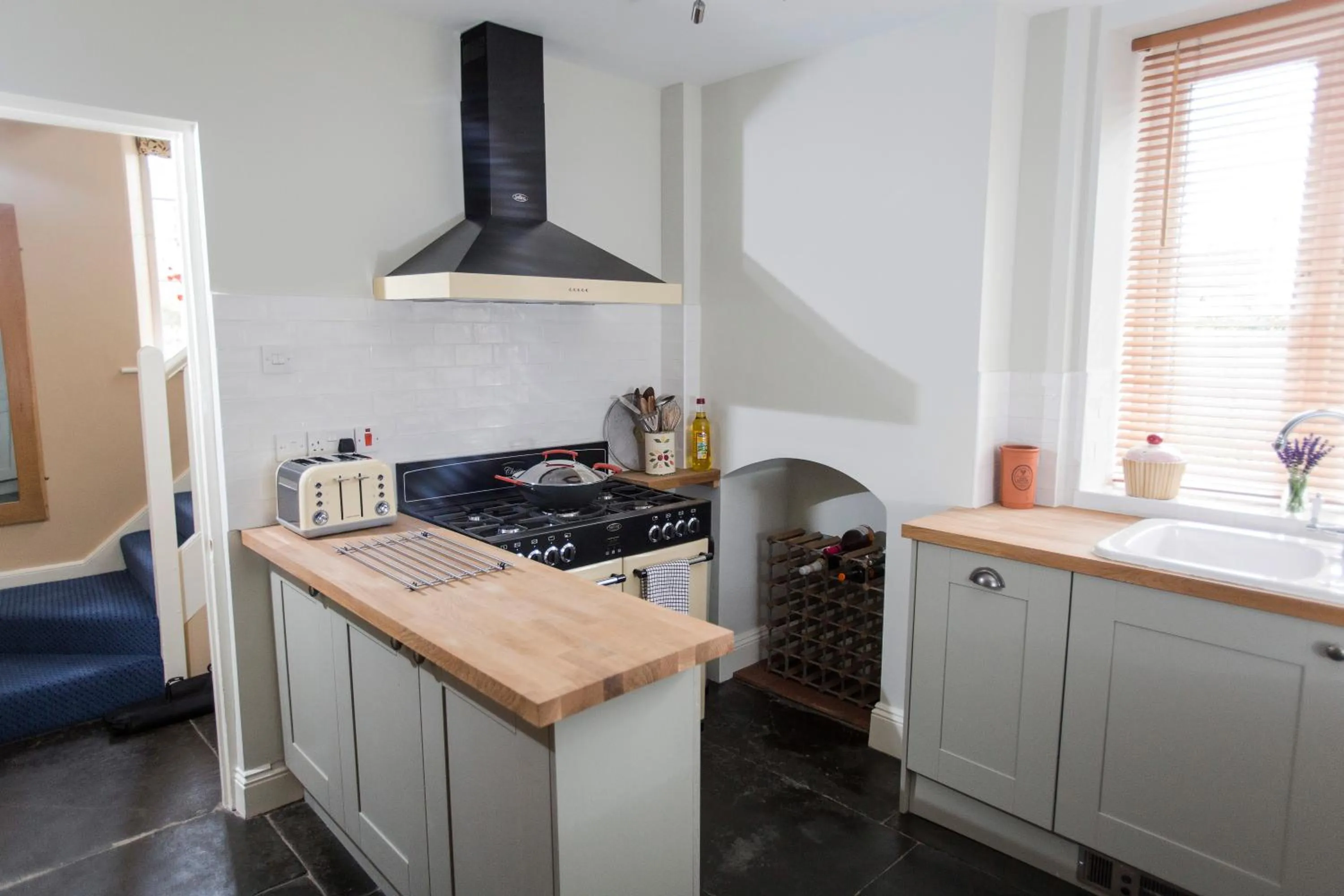 Kitchen or kitchenette in Withy Cottages