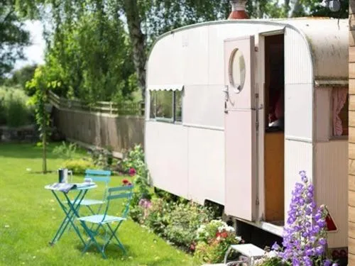 Property building in Withy Cottages