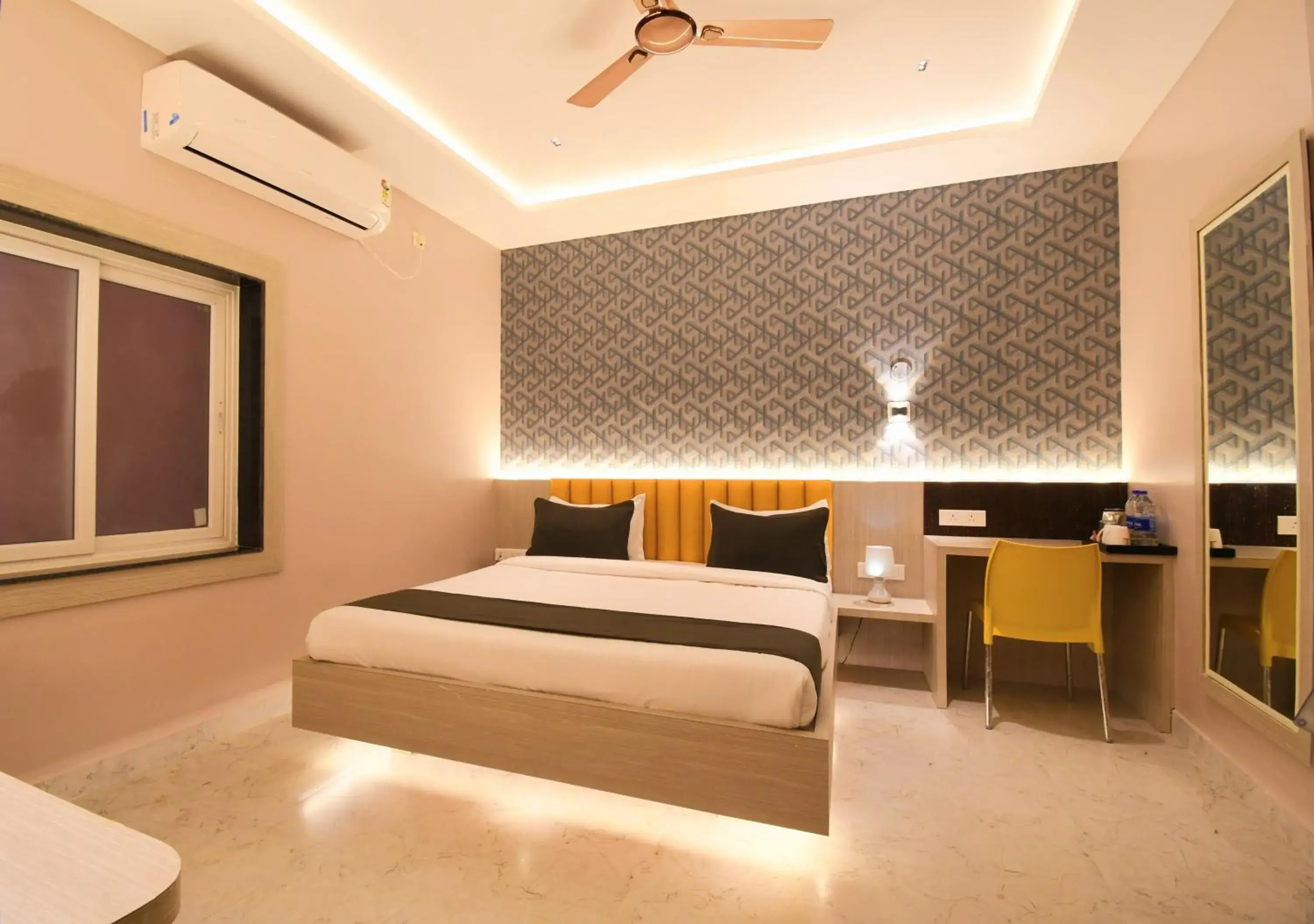 Bed in Hotel Sai Swastik Bed in Hotel Sai Swastik