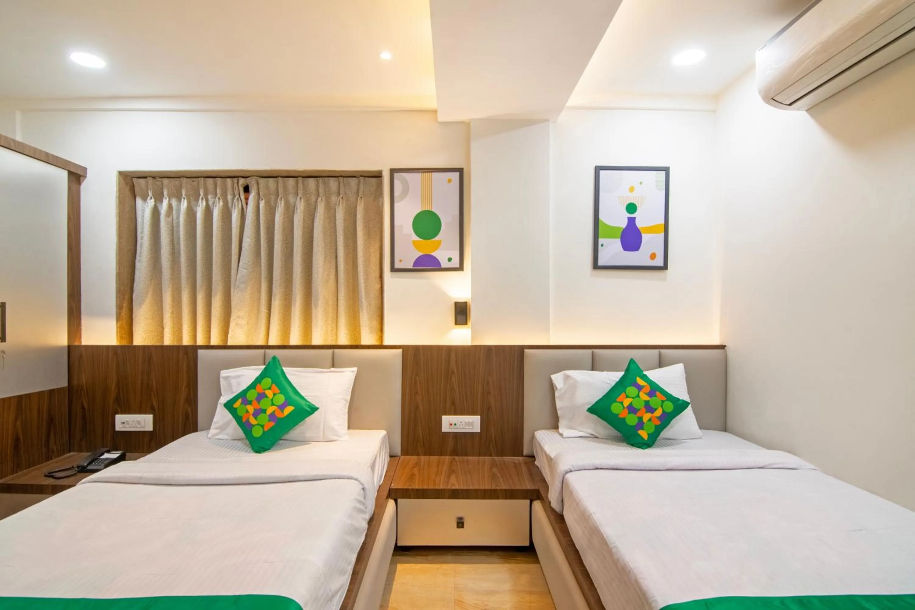 Bedroom, Bed in Treebo Petals Suites & Banquet - New Town