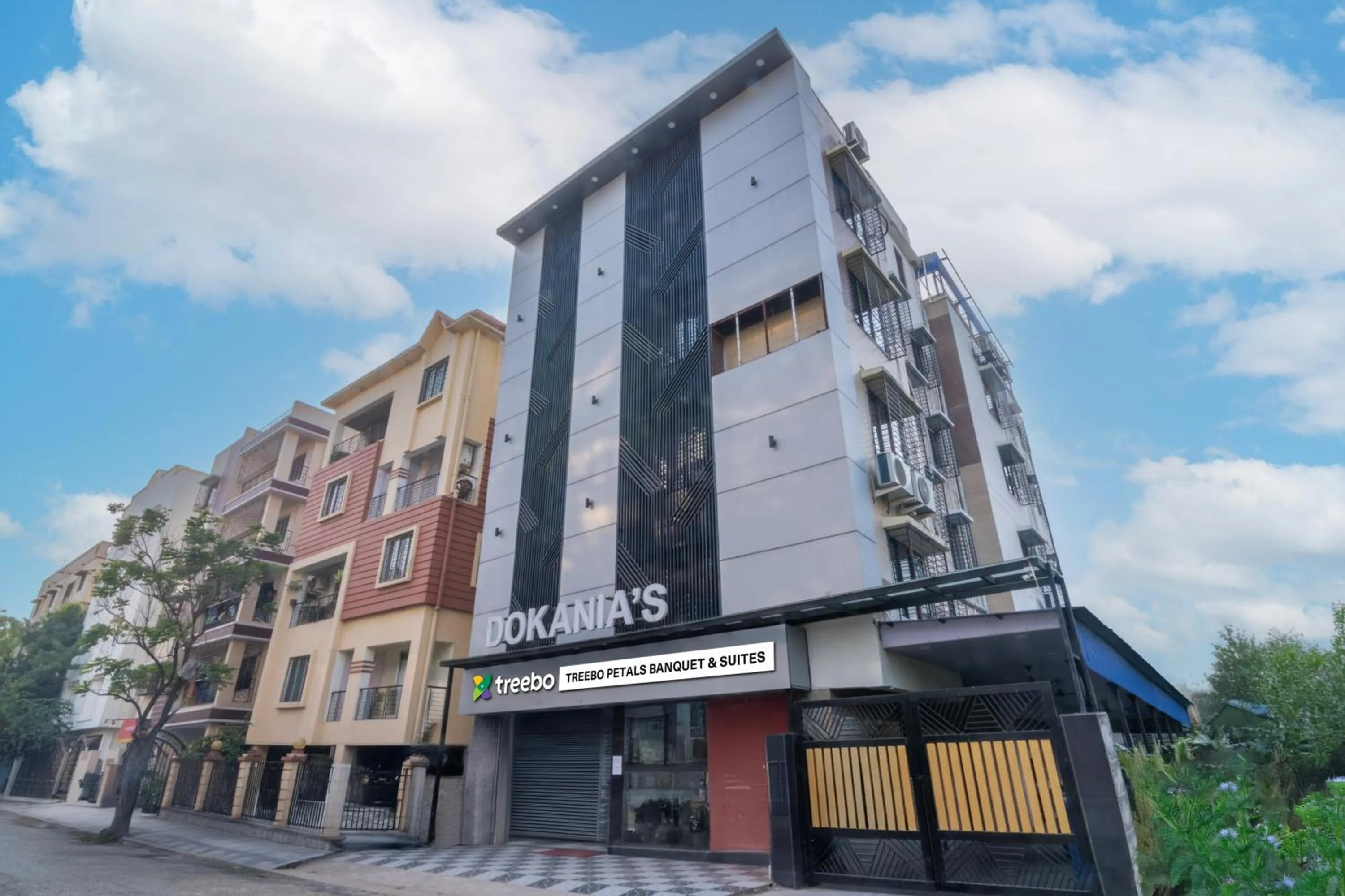 Property building in Treebo Petals Suites & Banquet - New Town