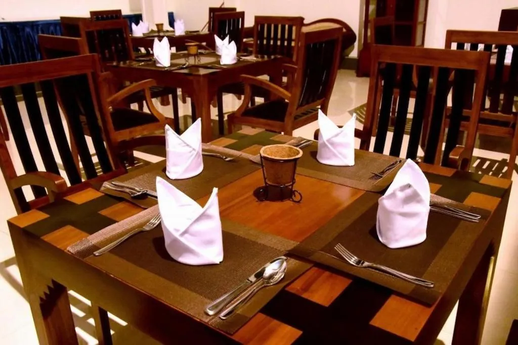 Blue Spring Hotel Wadduwa