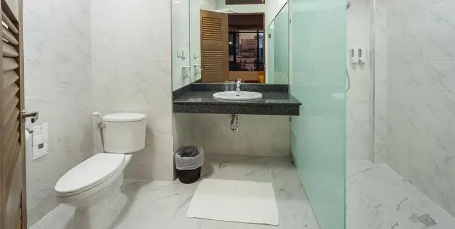 Family Room with Balcony - single occupancy in Blue Spring Hotel Wadduwa Family Room with Balcony - single occupancy in Blue Spring Hotel Wadduwa