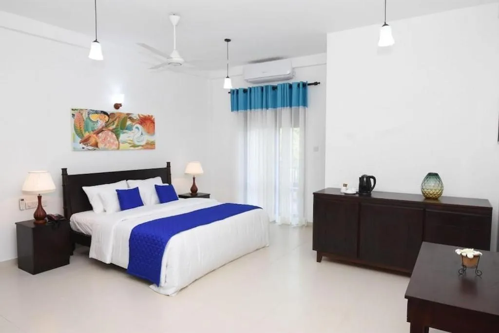 Bed in Blue Spring Hotel Wadduwa