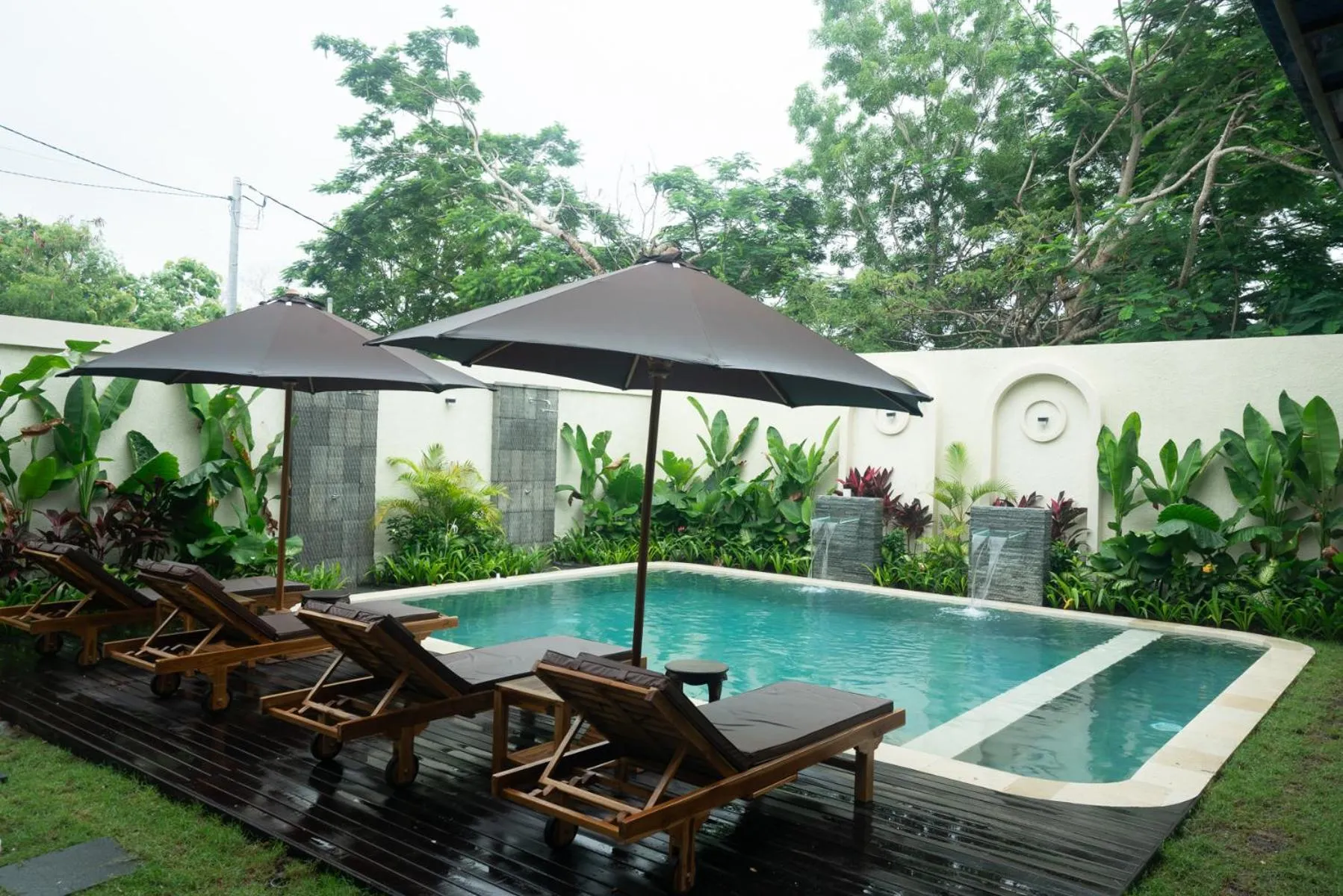 Swimming pool in Wanaseta Guesthouse