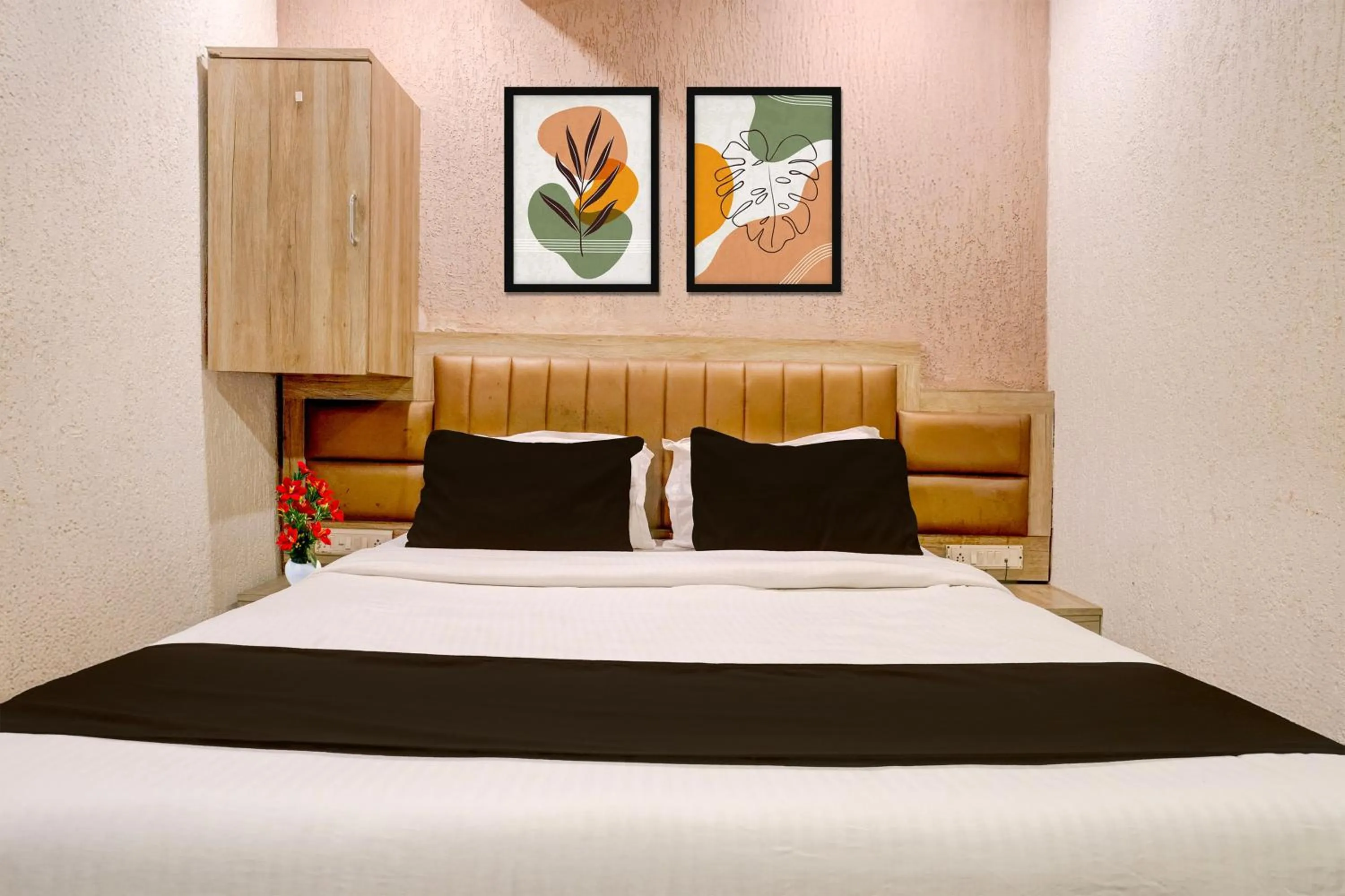 Bedroom, Bed in Collection O Crawford Market Formerly Al Ibrahim Hotel