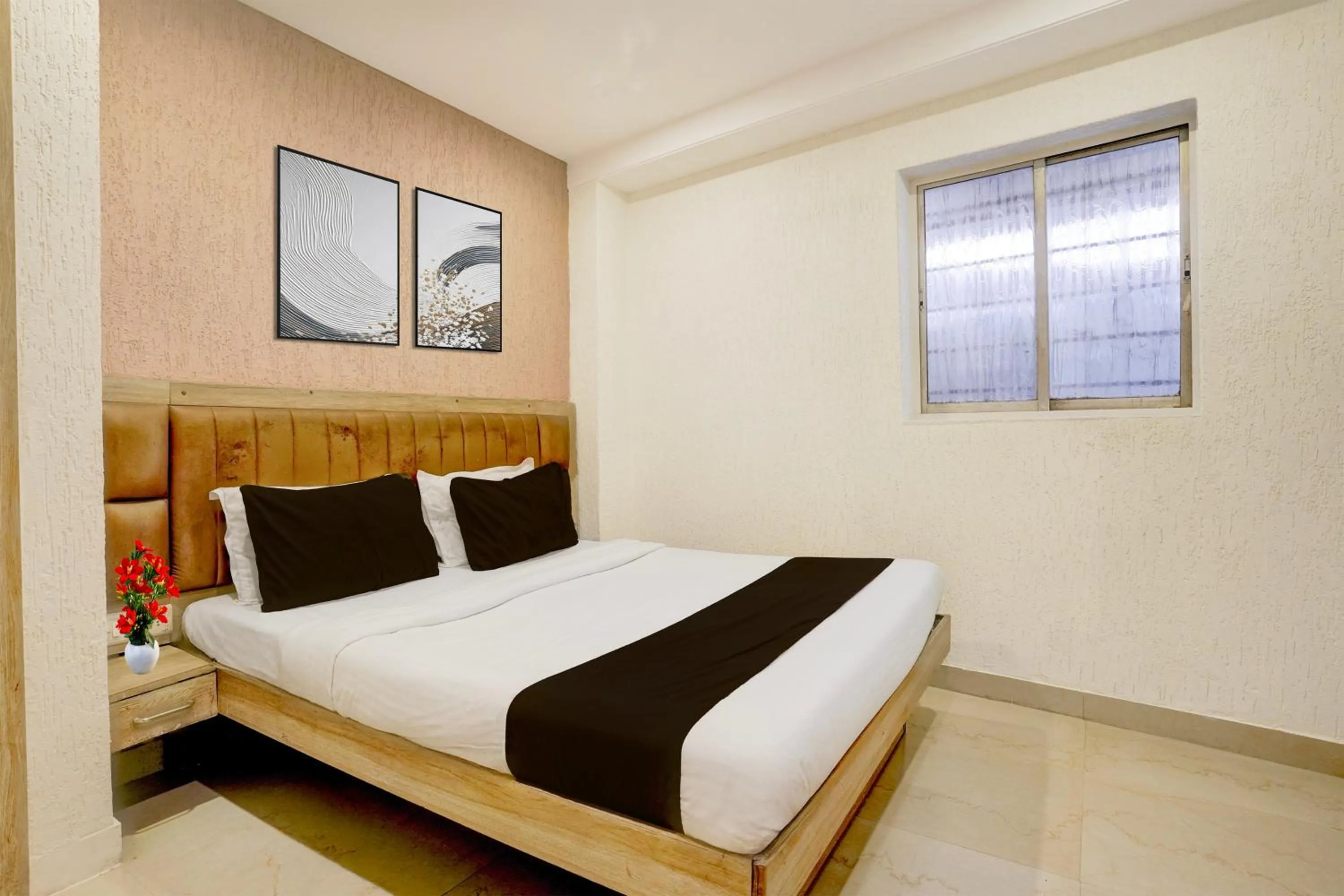 Bedroom, Bed in Collection O Crawford Market Formerly Al Ibrahim Hotel