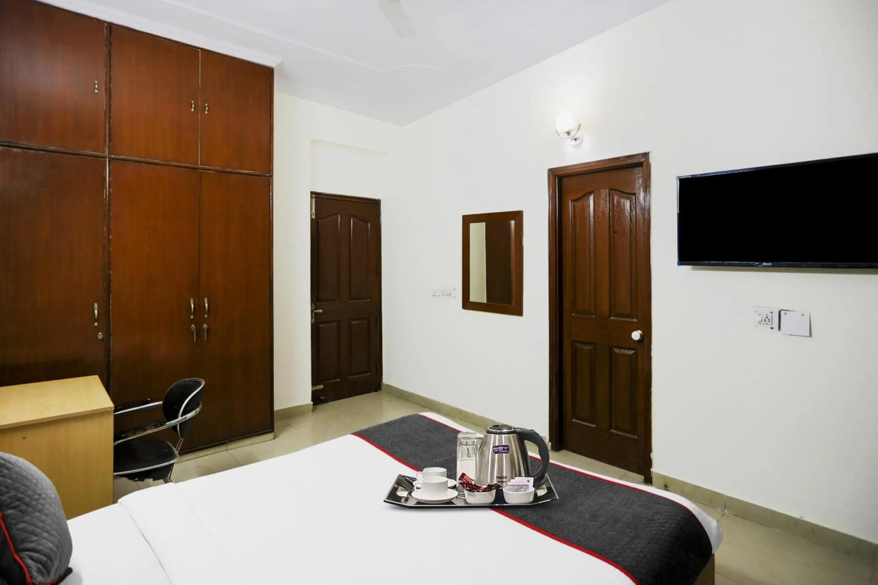 Bedroom, Bed in Hotel O Sunshine Near Iskcon Temple Noida