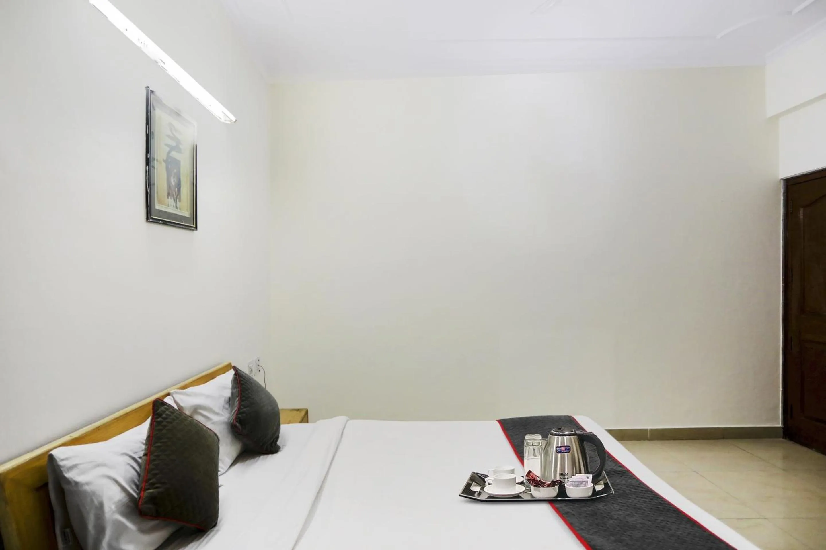 Bedroom, Bed in Hotel O Sunshine Near Iskcon Temple Noida