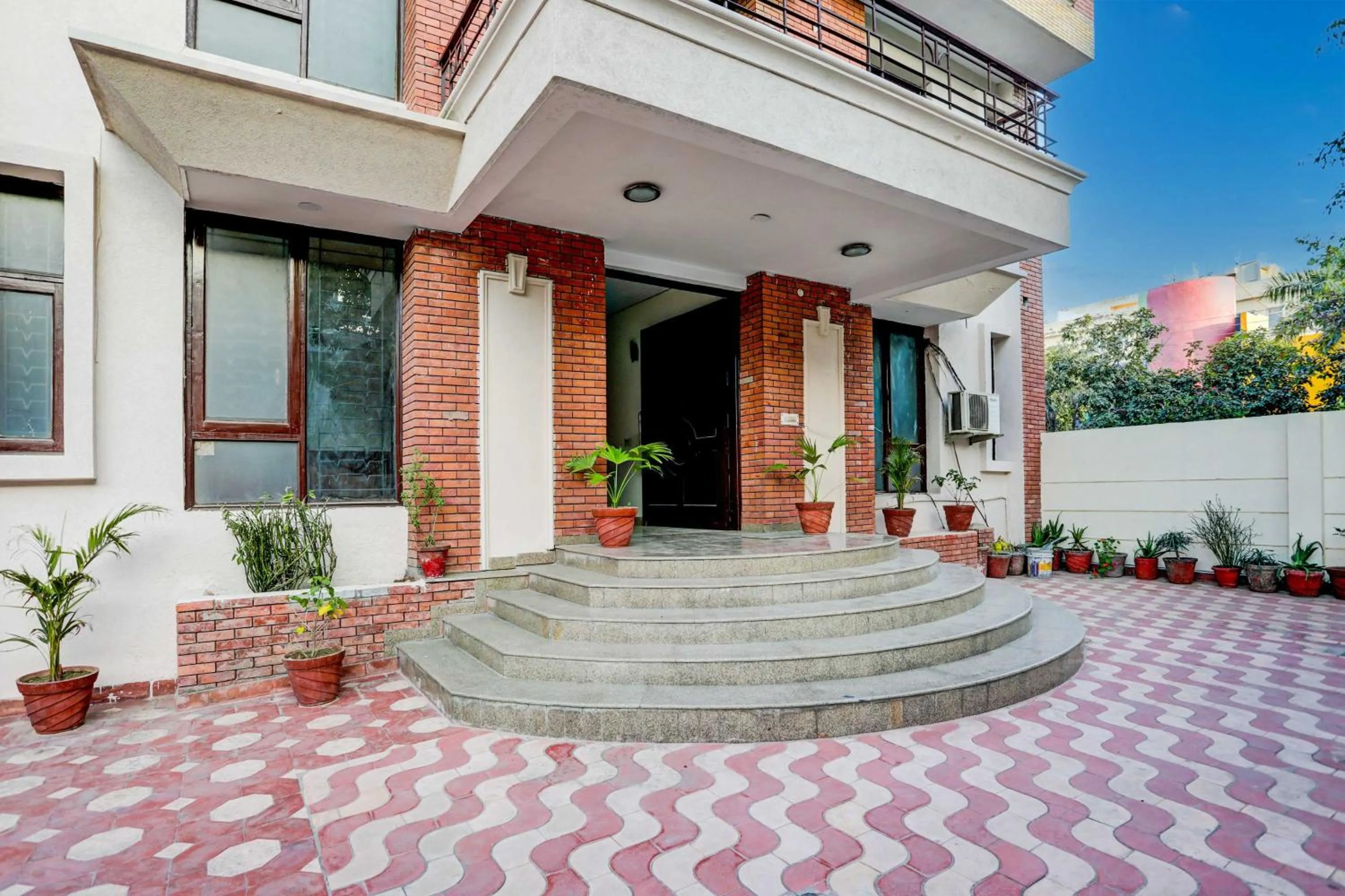 Facade/entrance in Hotel O Sunshine Near Iskcon Temple Noida