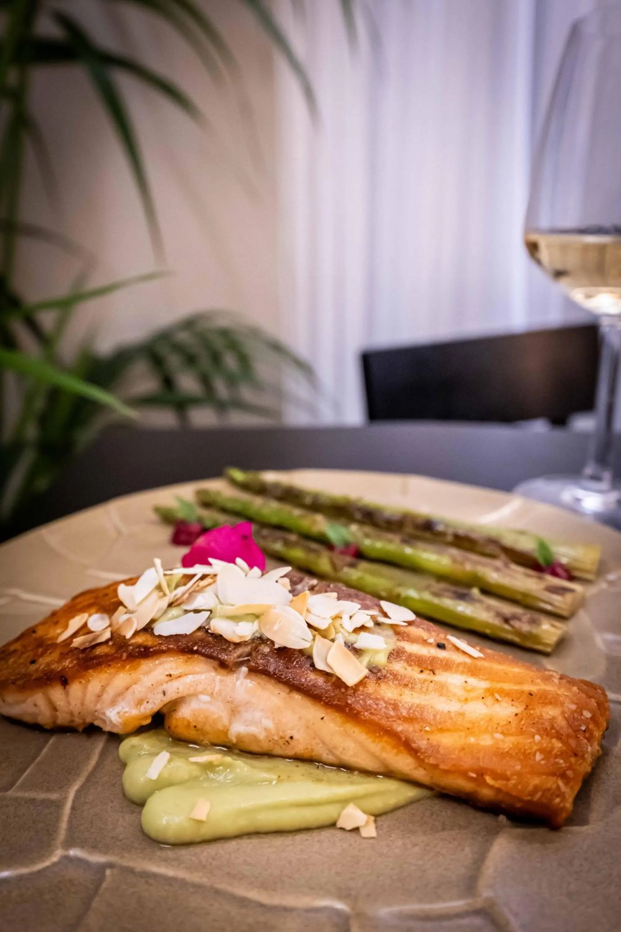 Restaurant/places to eat in Sondor Hotel