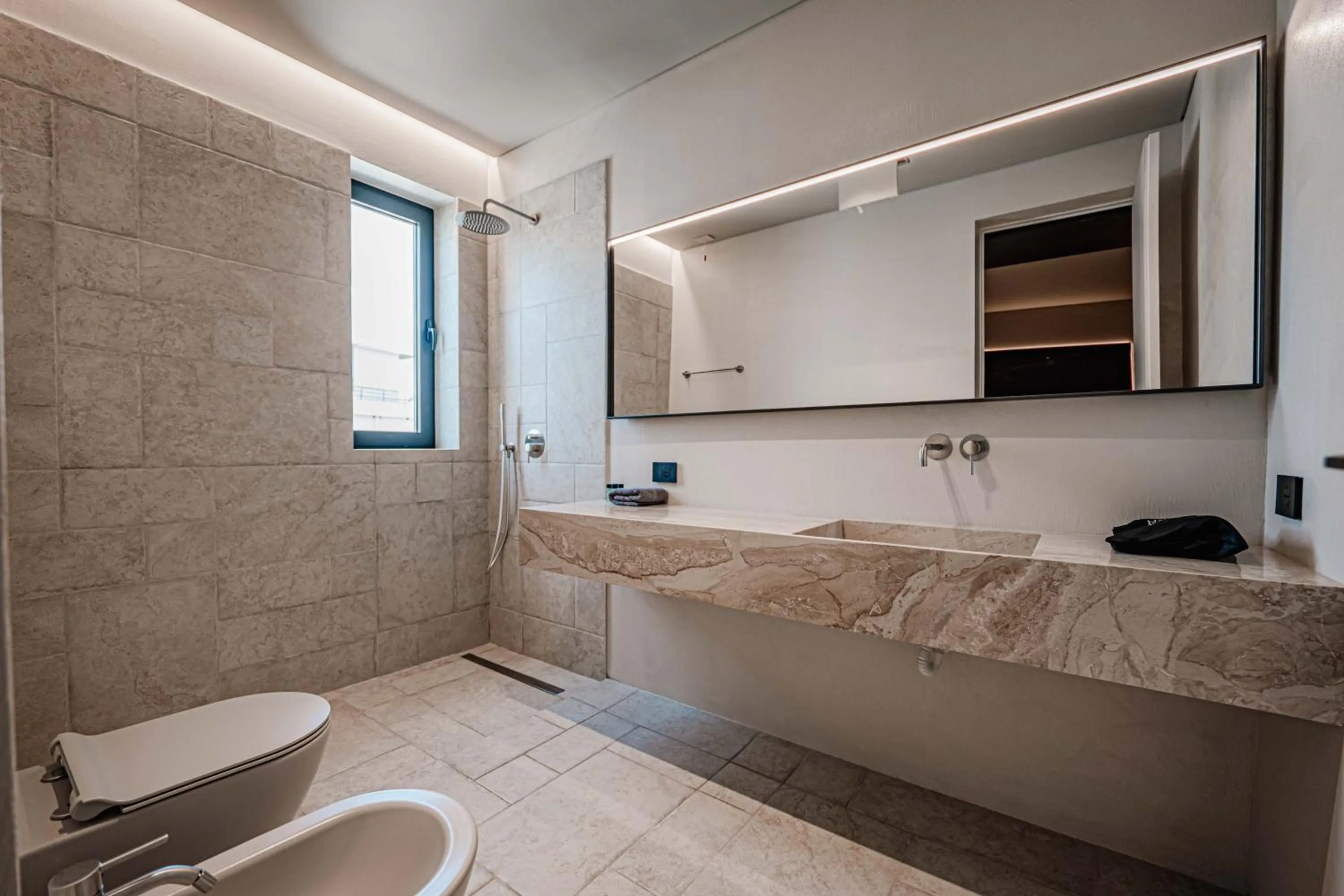 Shower in Sondor Hotel