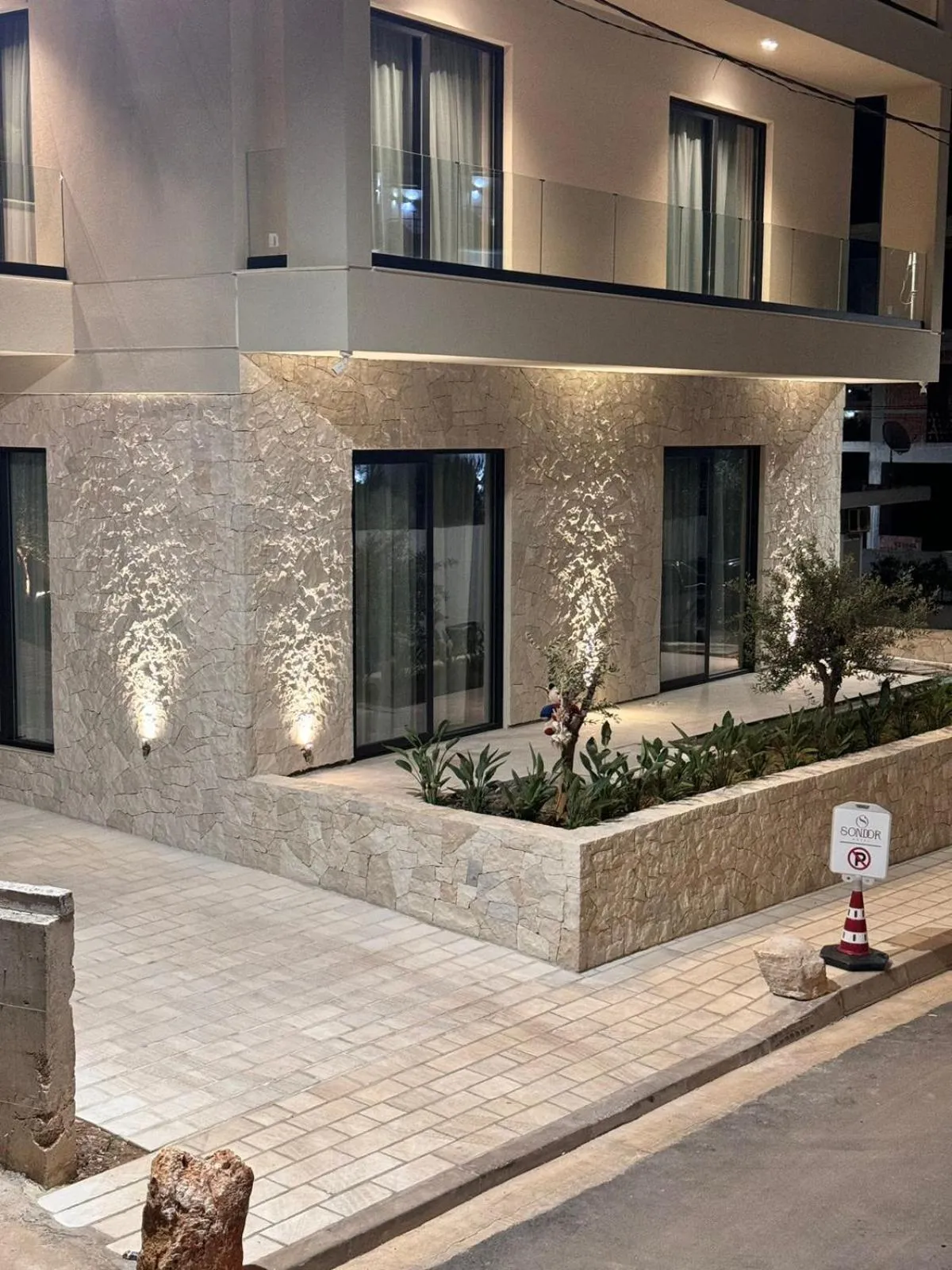 Property building in Sondor Hotel