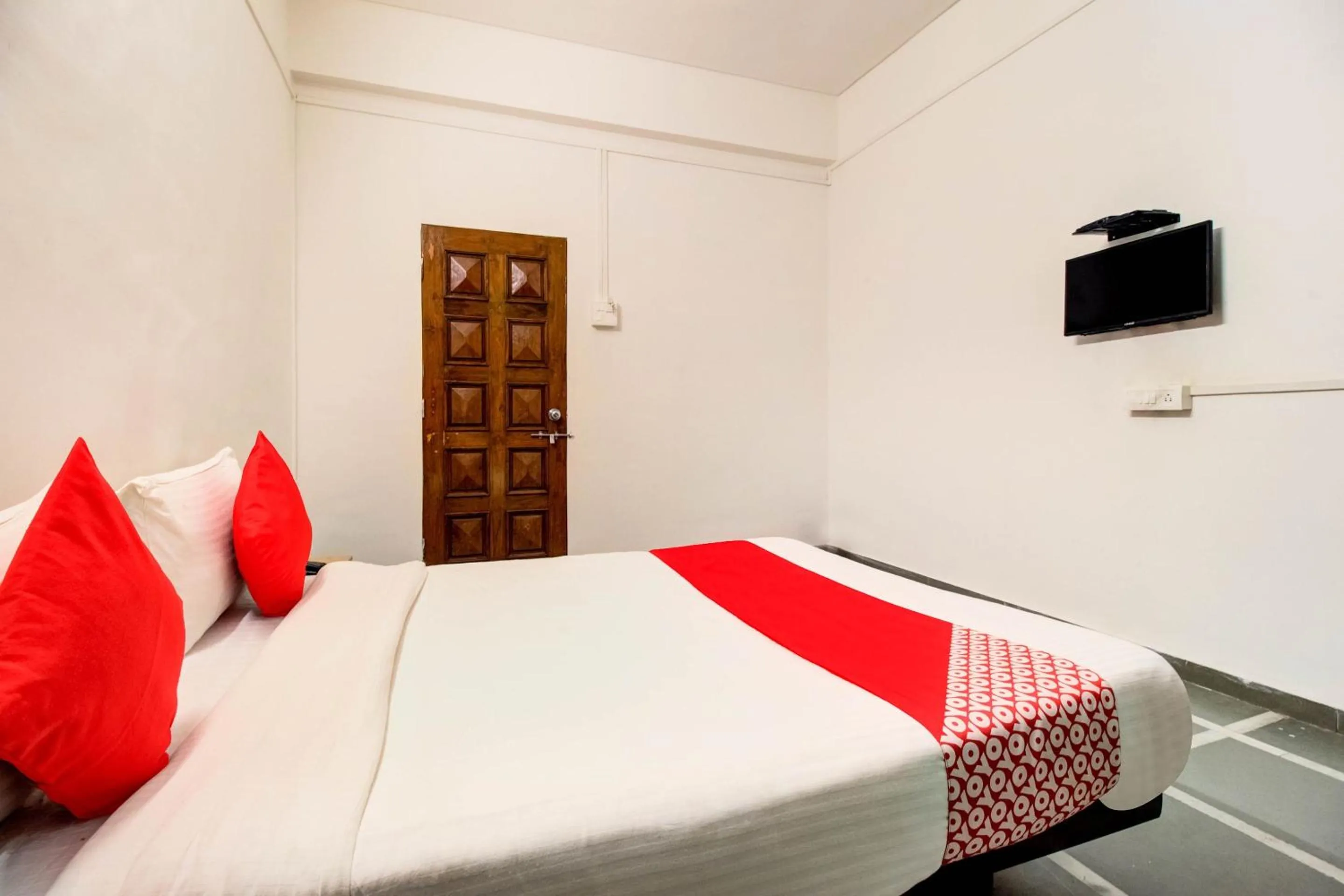 Bedroom in Hotel O Saubhagya Inn