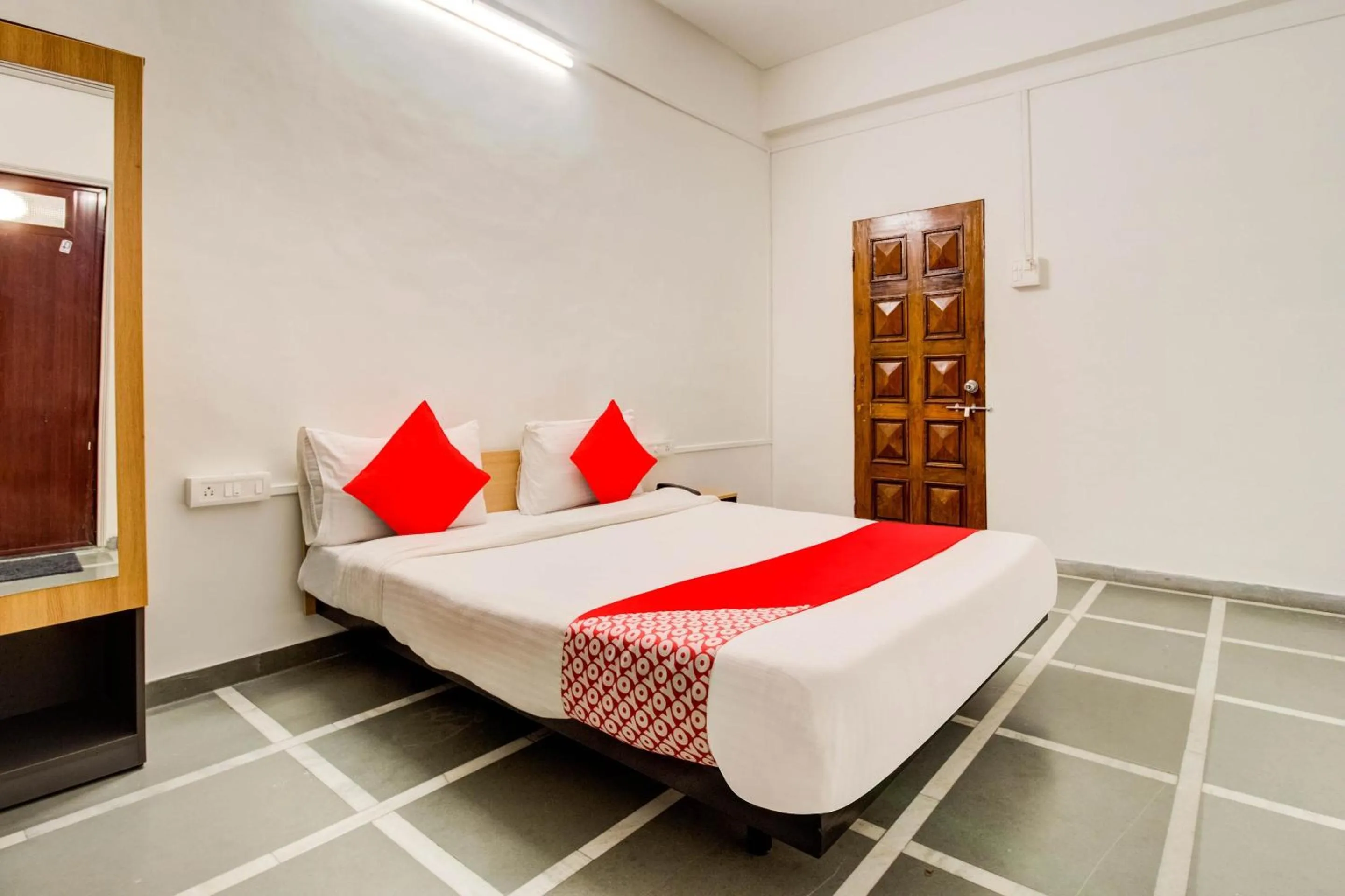 Bedroom in Hotel O Saubhagya Inn