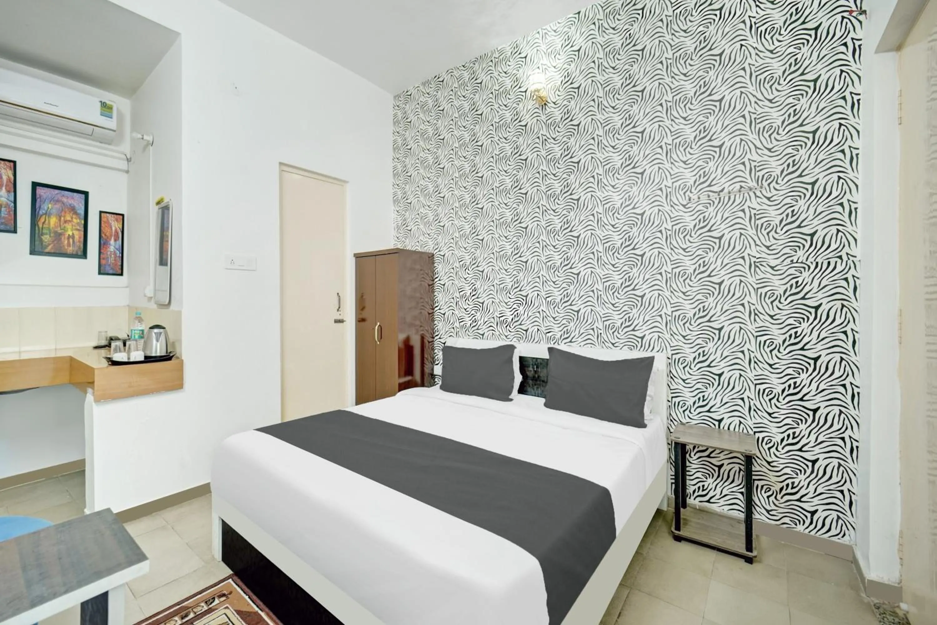 air conditioner, Bed in Super Hotel O Ashiyana Inn