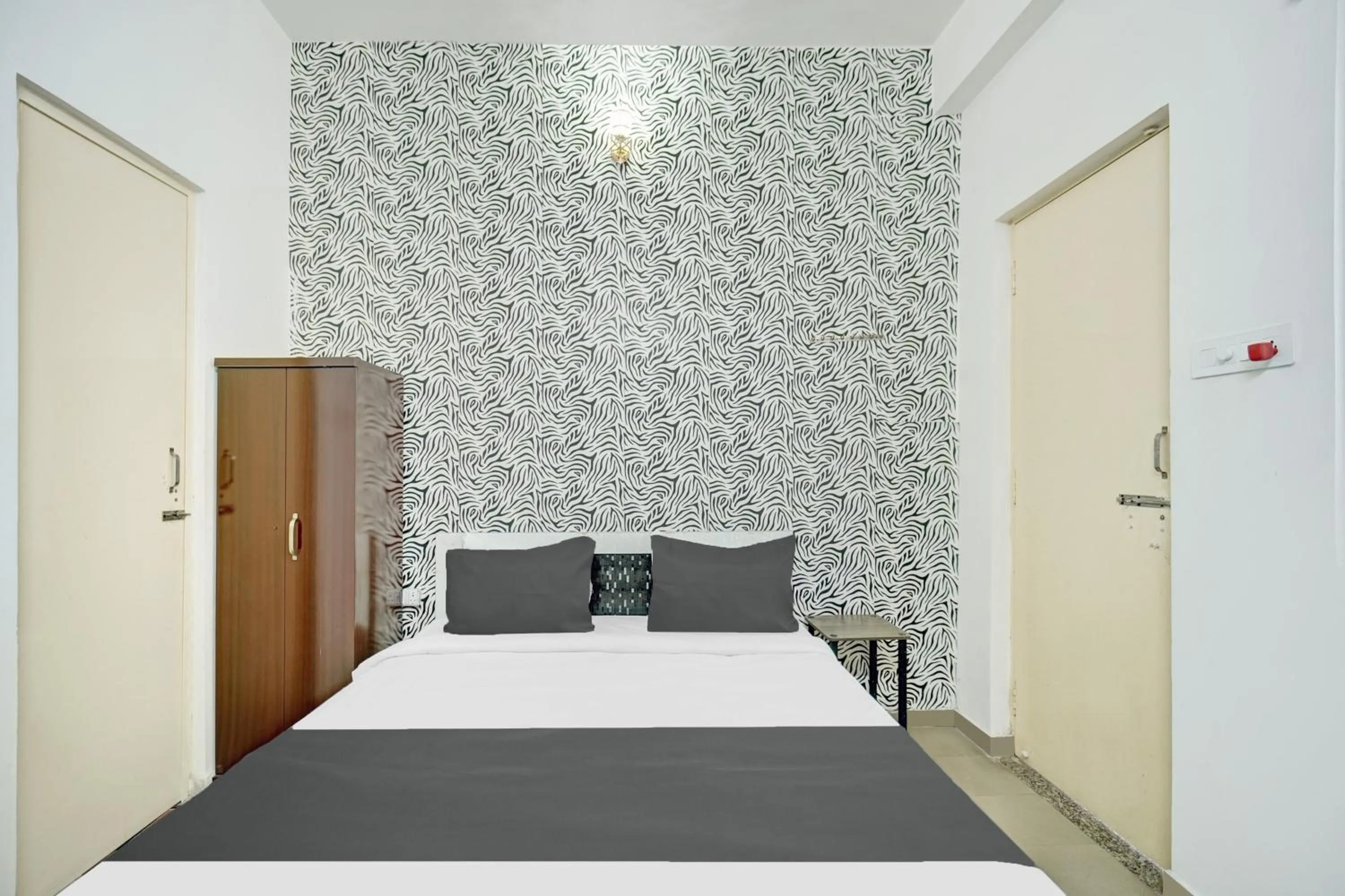 Bedroom, Bed in Super Hotel O Ashiyana Inn