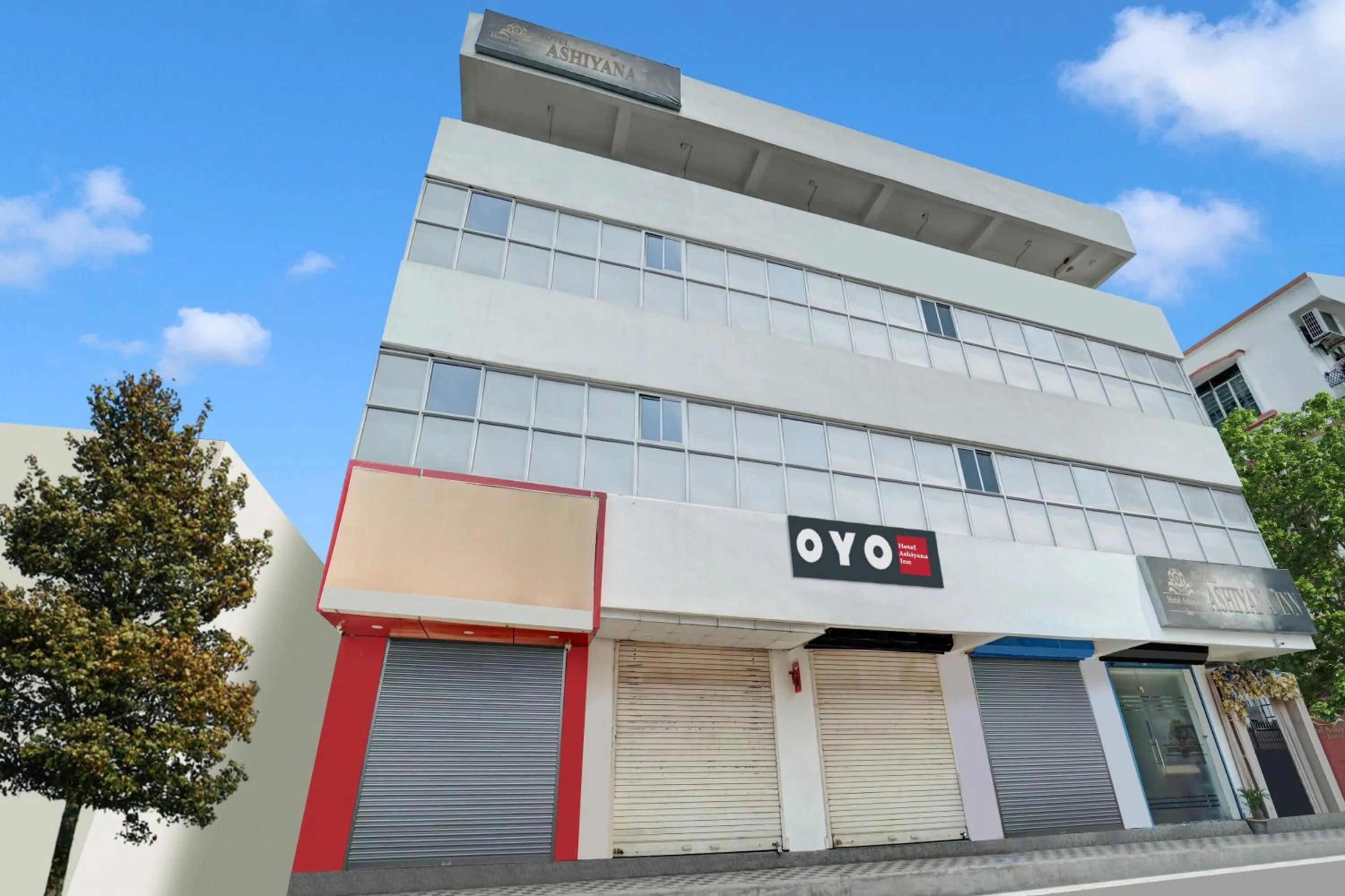 Property building in Super Hotel O Ashiyana Inn